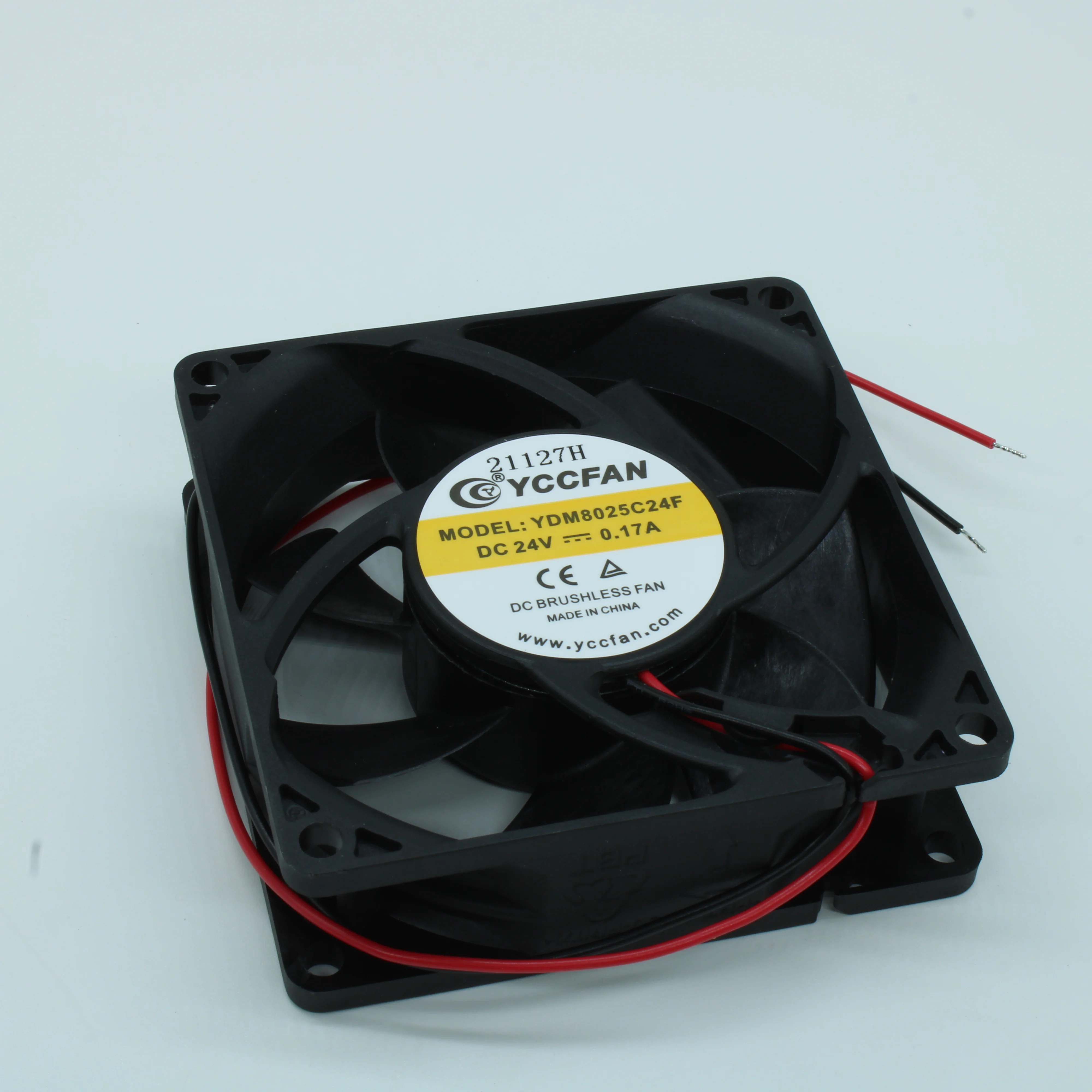 YDM8025C24F - Вентилятор 24В 80х80x25 C, 1.92Вт, 3300 об/мин, 64.2м3/час, 35дБ, подшипник скольжения CycleSeal, тип вывода - провод