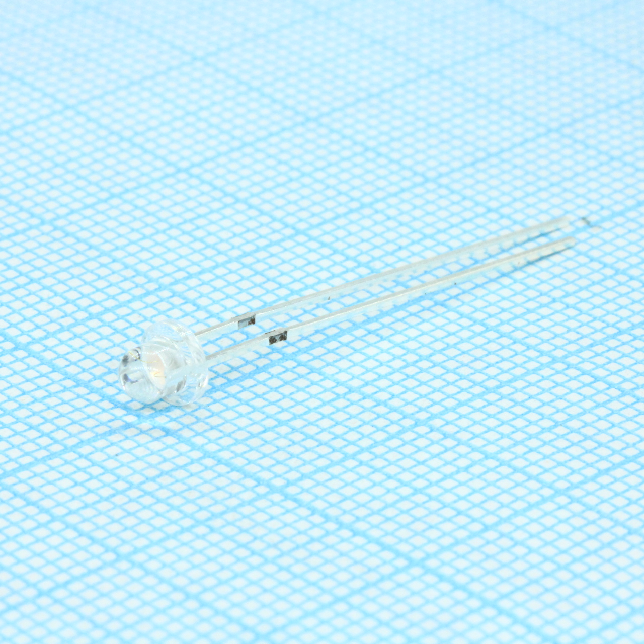 FYL-3014VRC1Z - Светодиод 3мм/розовый/430нм- 560нм/250мкд/прозрачный/60°