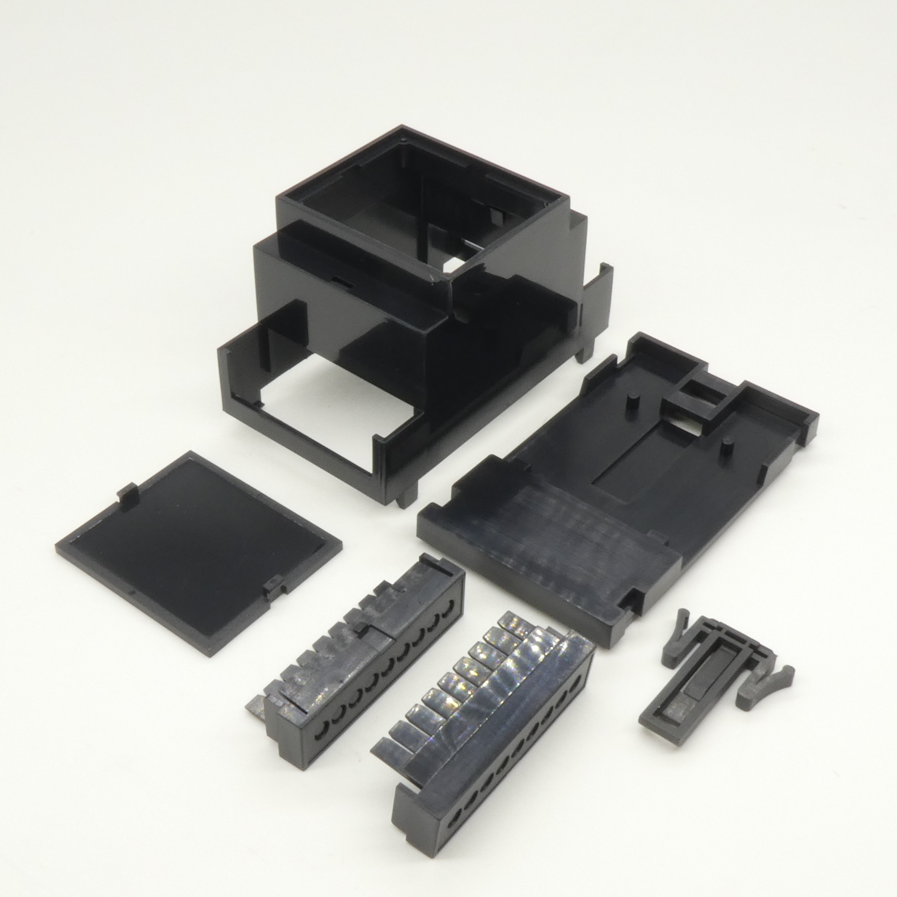 D3MG-BK - Пластиковый корпус на DIN рейку, черный