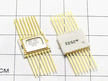 Микросхема 1533КП13