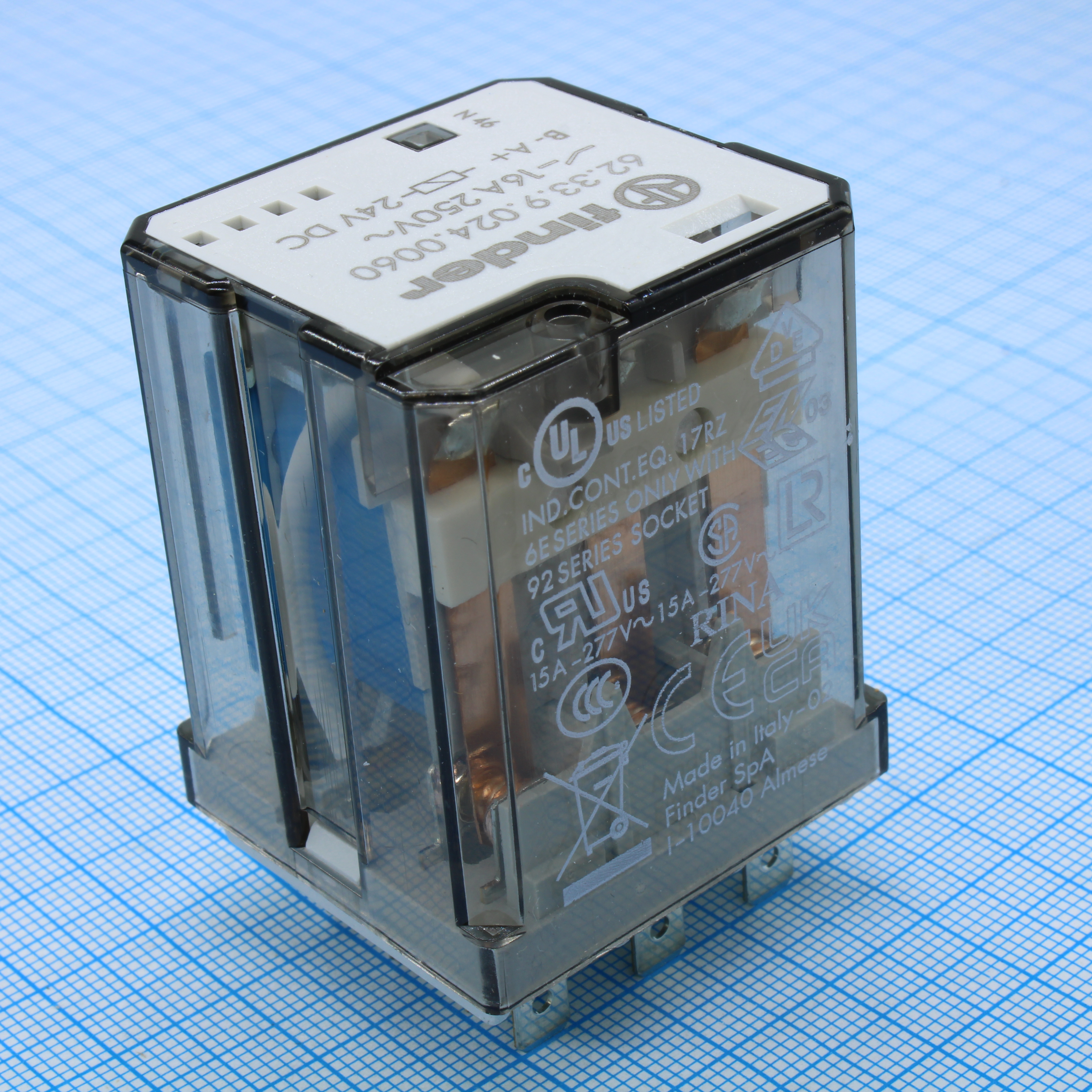 62.33.9.024.0060 - Реле силовое 16А три группы на переключение катушка 24В 445Ом