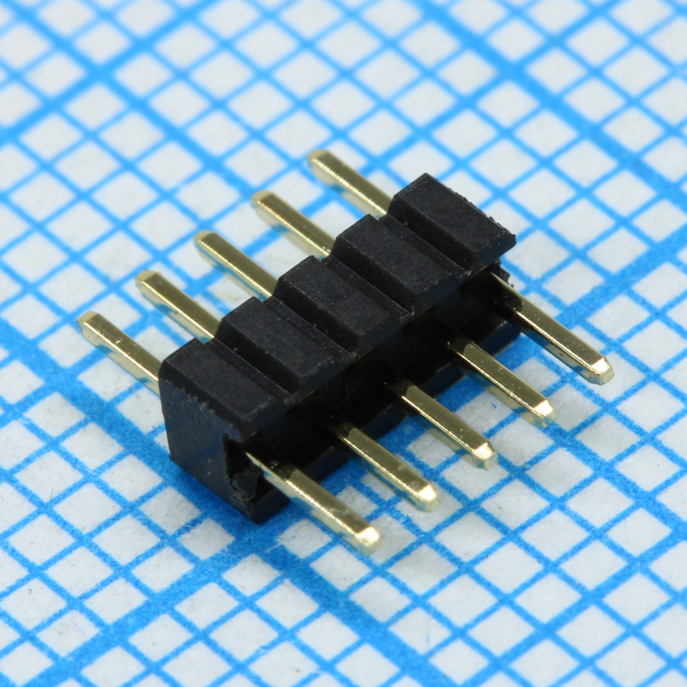 DS1031-01-1X5P8BV31-3A - Соединитель штыревой 1х5 контактов, шаг 1.27мм, 300В 1А, монтаж в отверстие