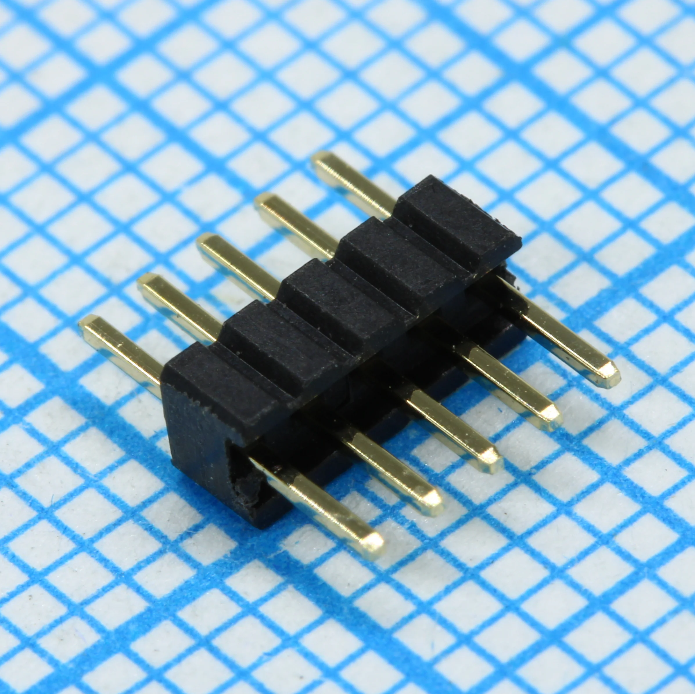 DS1031-01-1X5P8BV31-3A - Соединитель штыревой 1х5 контактов, шаг 1.27мм, 300В 1А, монтаж в отверстие
