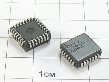 Микросхема PALCE22V10H-25JC/4