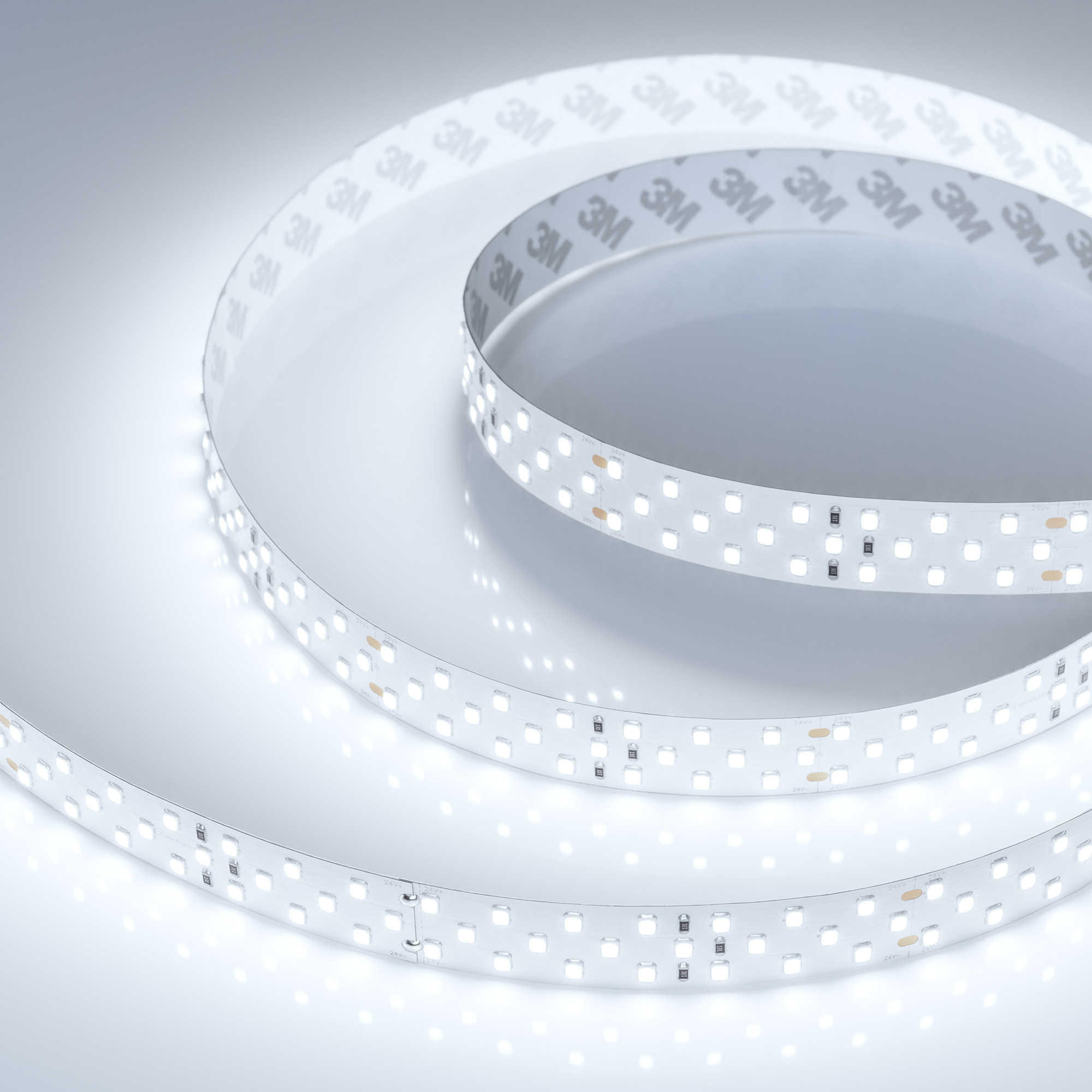 Лента RT-A252-19mm 24V White6000 (27 W/m, IP20, 2835, 5m) 019925(2) - Светодиодная широкая лента RT-A252, открытая. Светодиоды 2835, 252 шт/м (1260 шт на 5 м), белая плата, ширина 19 мм, скотч 3M. Цвет БЕЛЫЙ 6000 K, цветопередача CRI>85, угол 120°. Питани