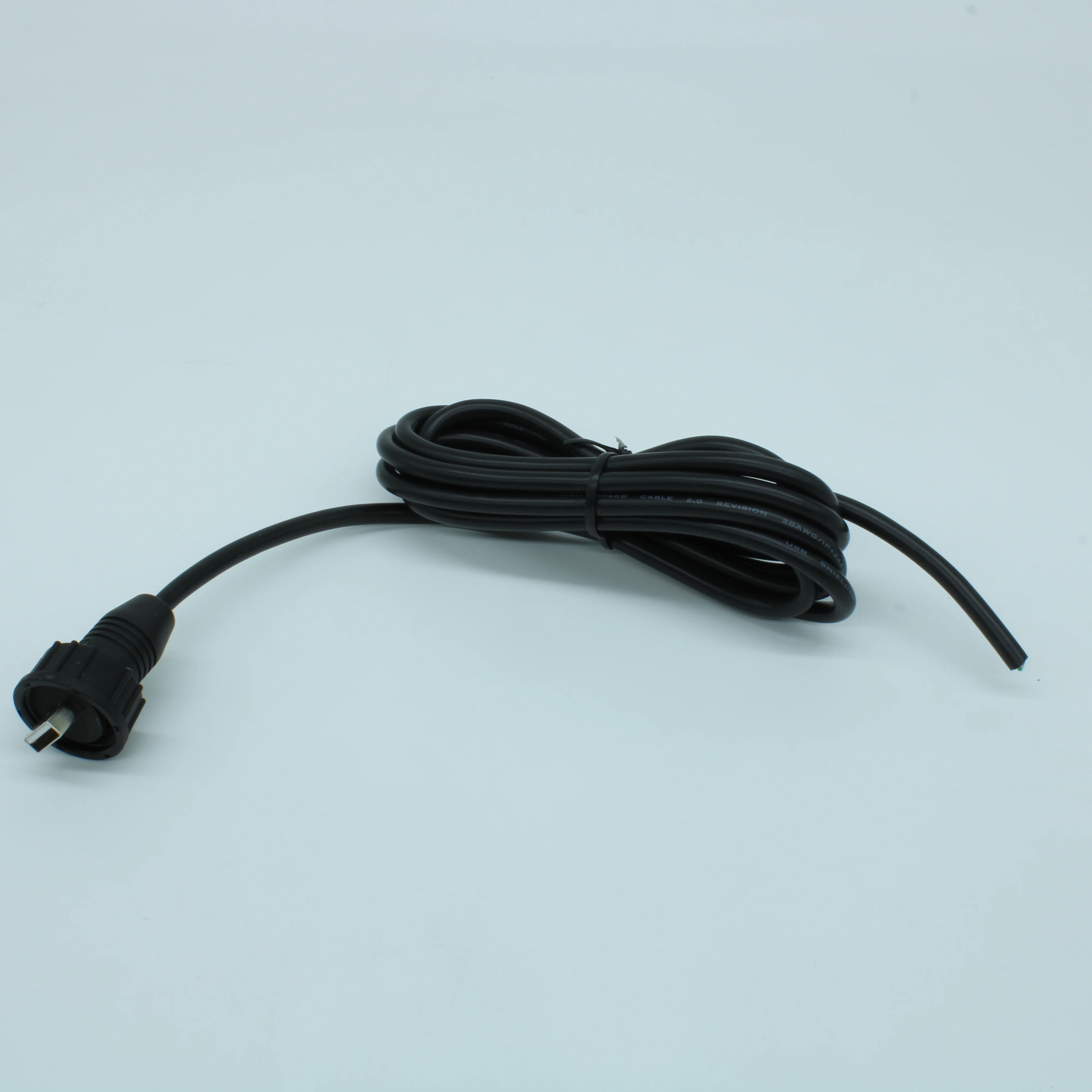 UA-20BFMM-SL7A02 - Разъем USB тип A 2.0 пластик 1.5А розетка прямой литой на винт длина 2м