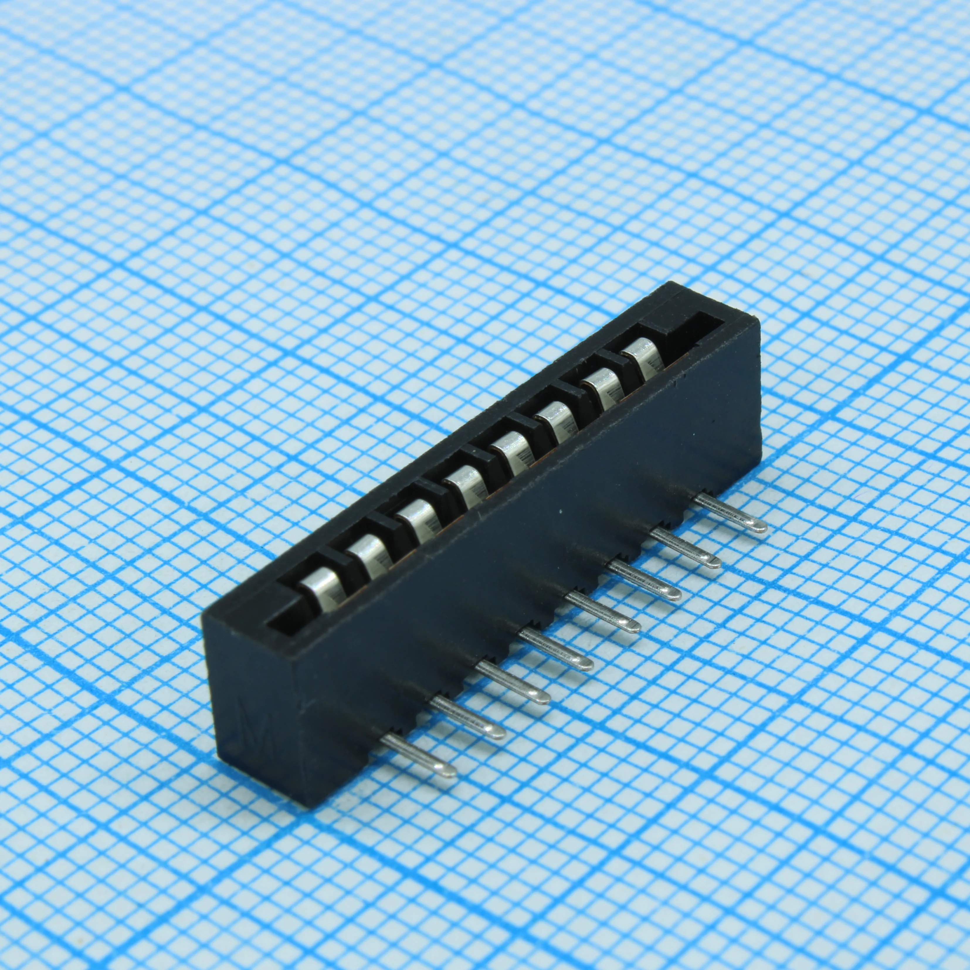DS1020-08RT1D - FPC разъем для шлейфа на плату угловой 8pin, шаг 2.54мм