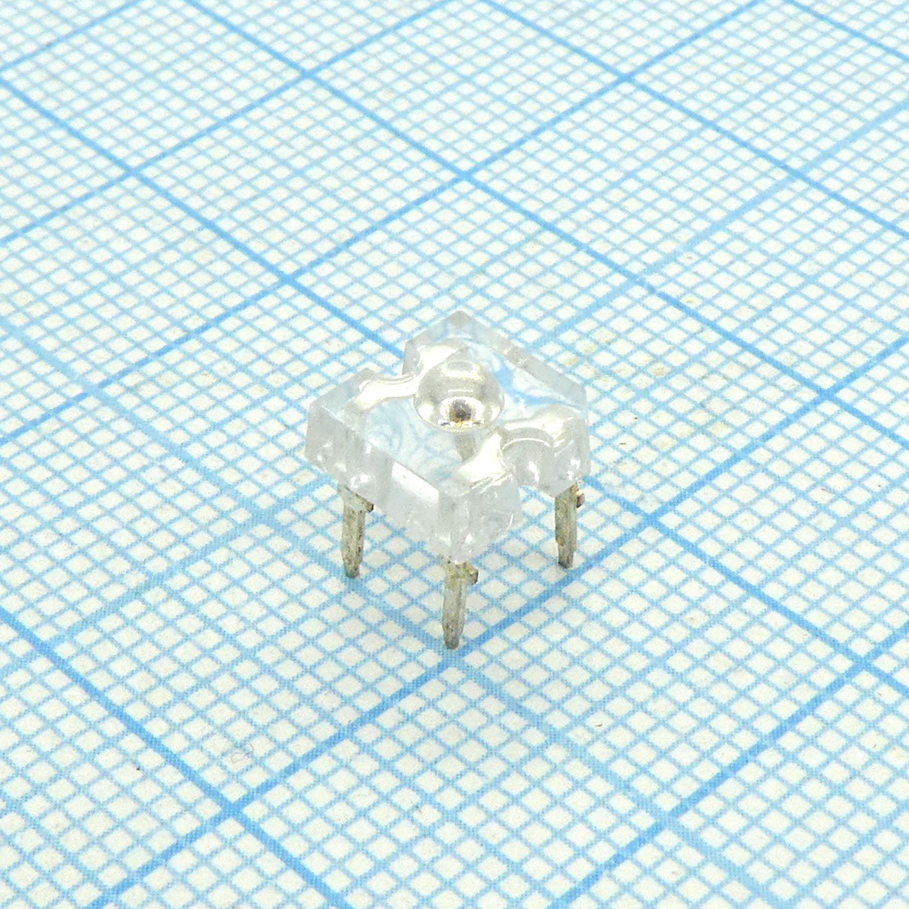 L-7679C1PBC-H - Светодиод 7,62х7,62мм/синий/470нм/1200-2400мкд/235mW/прозрачный/70°