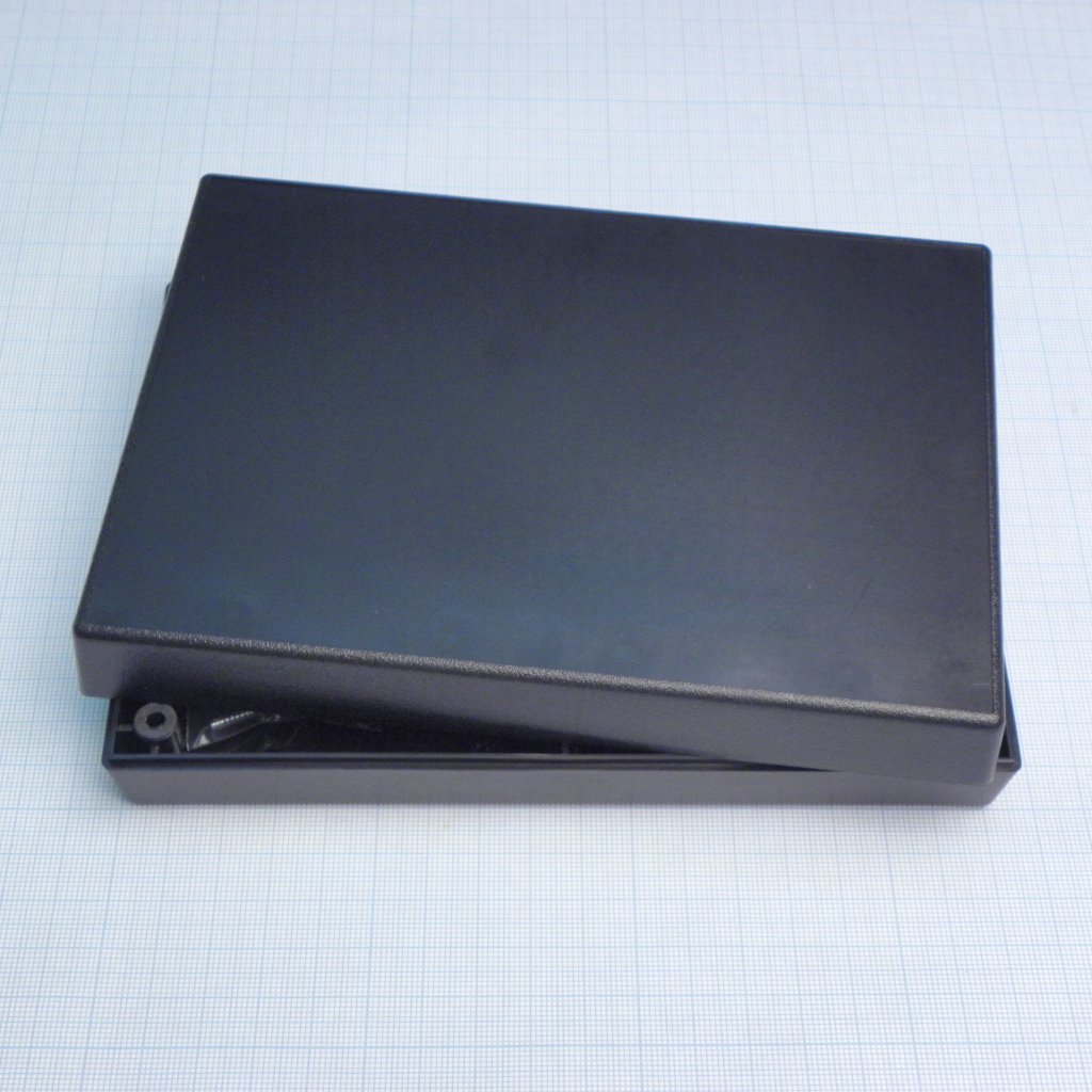 G1208B - Прочный корпус из ABS пластика, черный