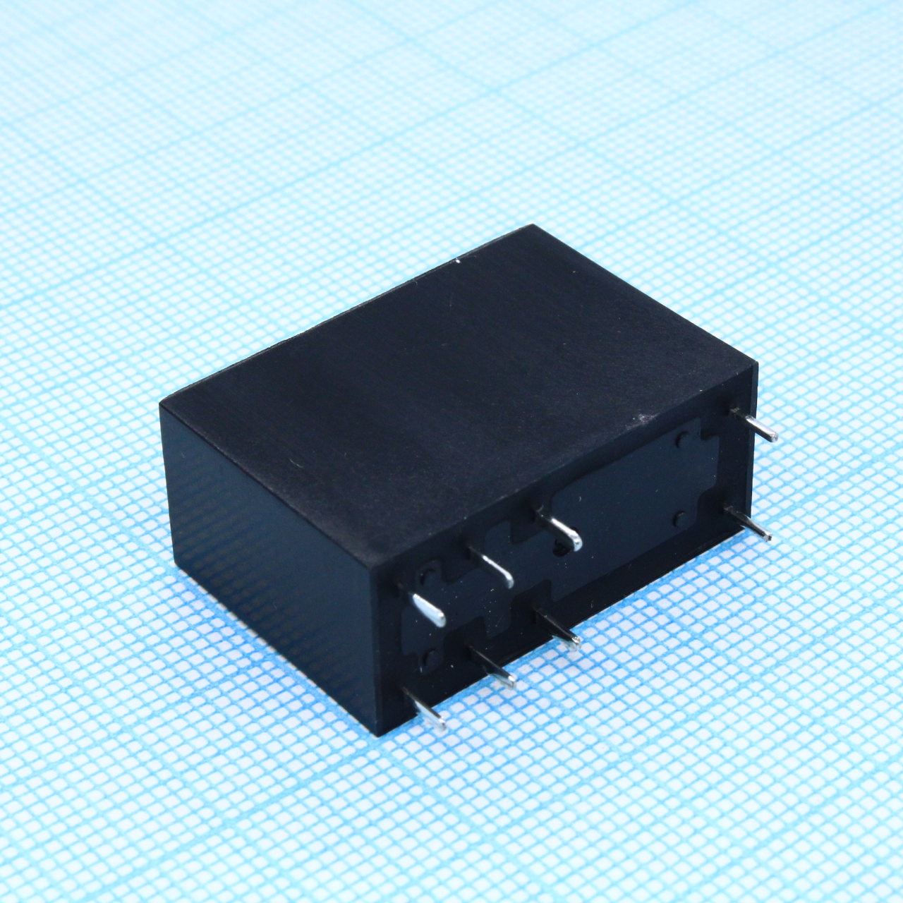 HK14FD-DC24V-SHG - Реле силовое, 5А две контактных группы на переключение катушка 24В 0.54Вт