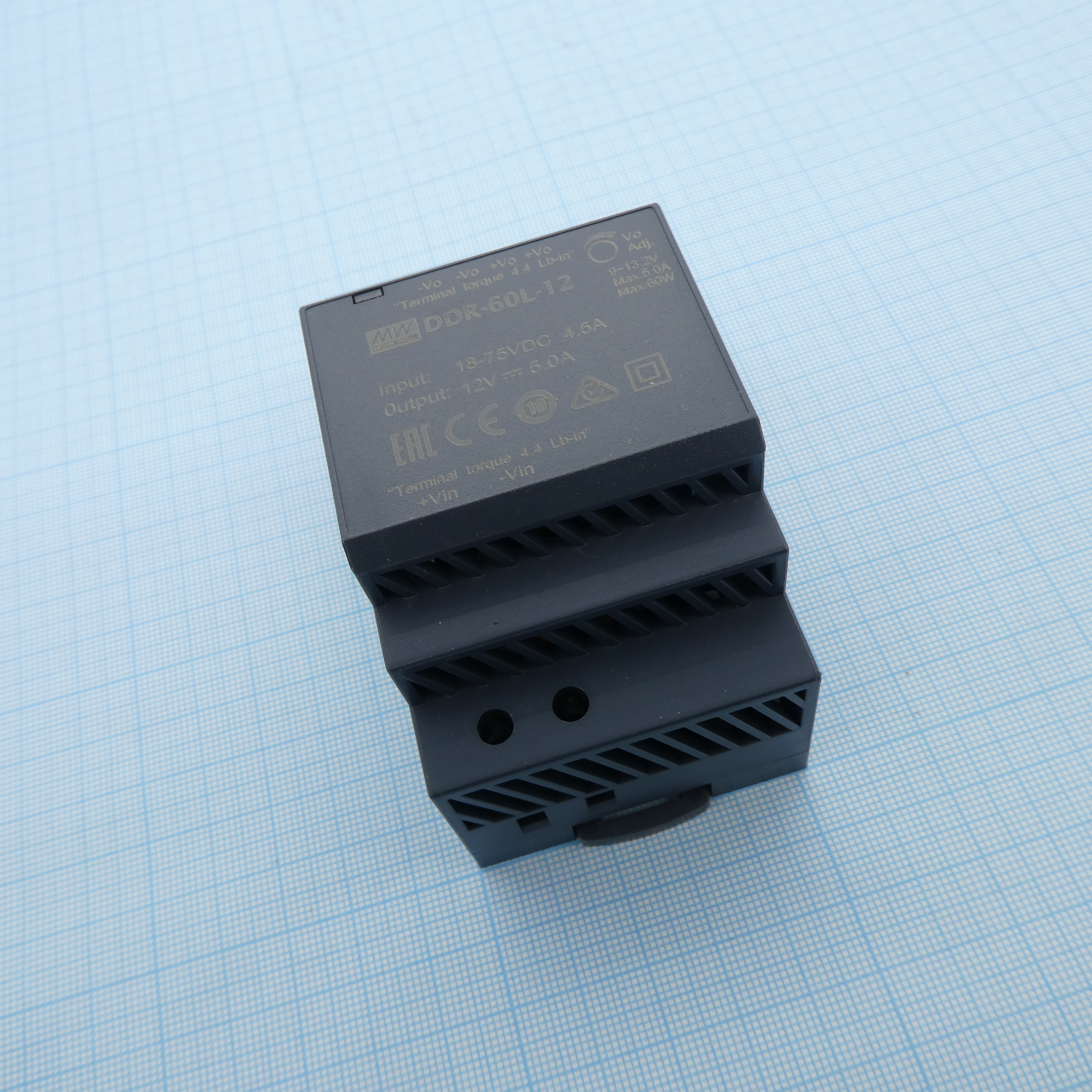 DDR-60L-12 - DC-DC, 60Вт, вход 18…75 В DC, выход 12В/5А, изоляция 4000В DC, в кожухе на DIN-рейку, 52.5х90х54.5мм, -40...+85°С