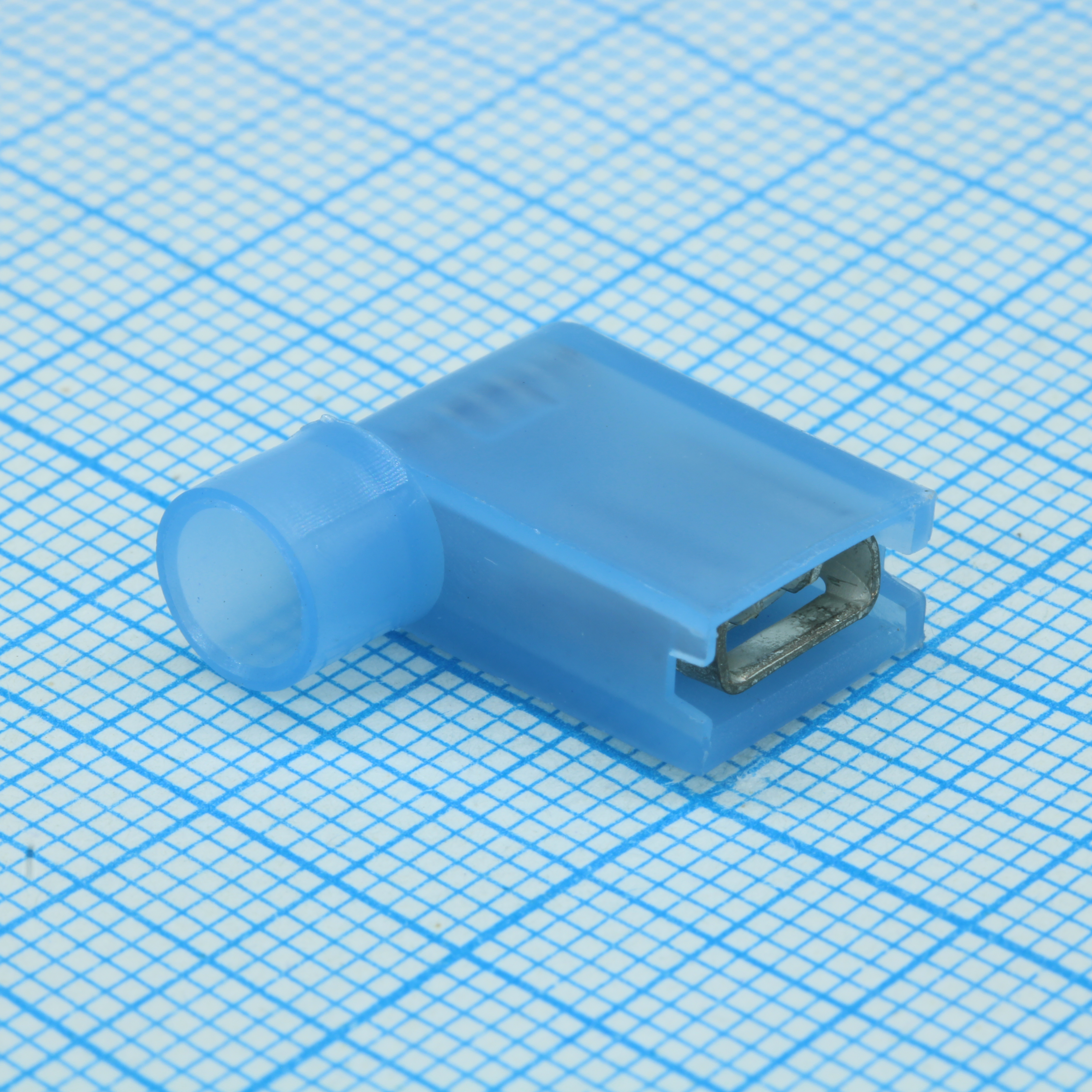 РФИ-М(Н) 2.5-(6.3) - Разъем флажковый изолированный «мама» в нейлоновом корпусе, сечение 1.5-2.5 мм2