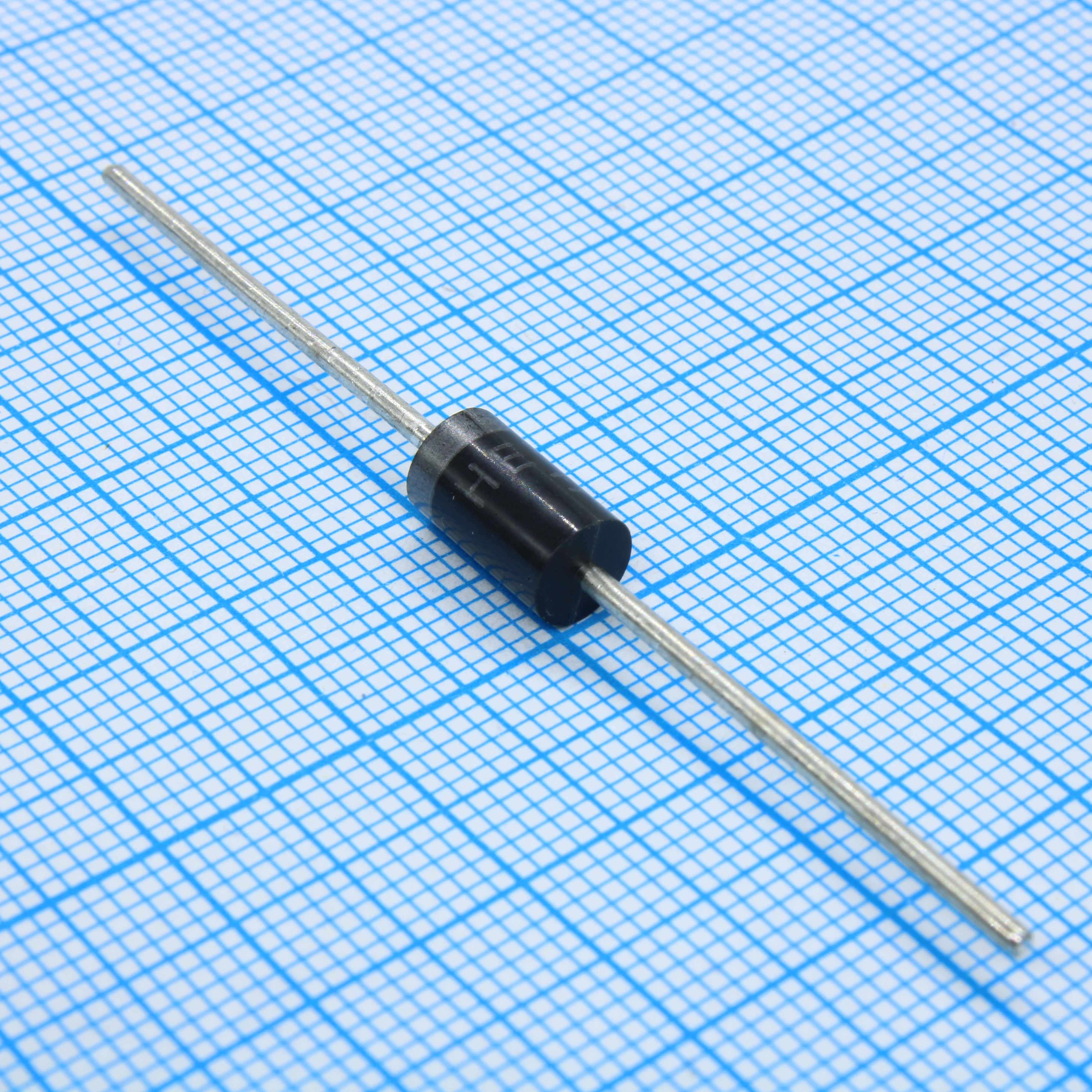 HER302 - Диод импульсный 100В 3A 2-Pin