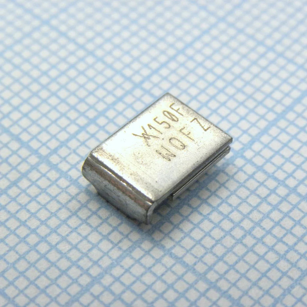 SMD150F-2 - Самовосстанавливающийся предохранитель PTC 1.5A(hold) 3A(trip) 15VDC 40A 1.9W 5s 0.06Ohm SMD
