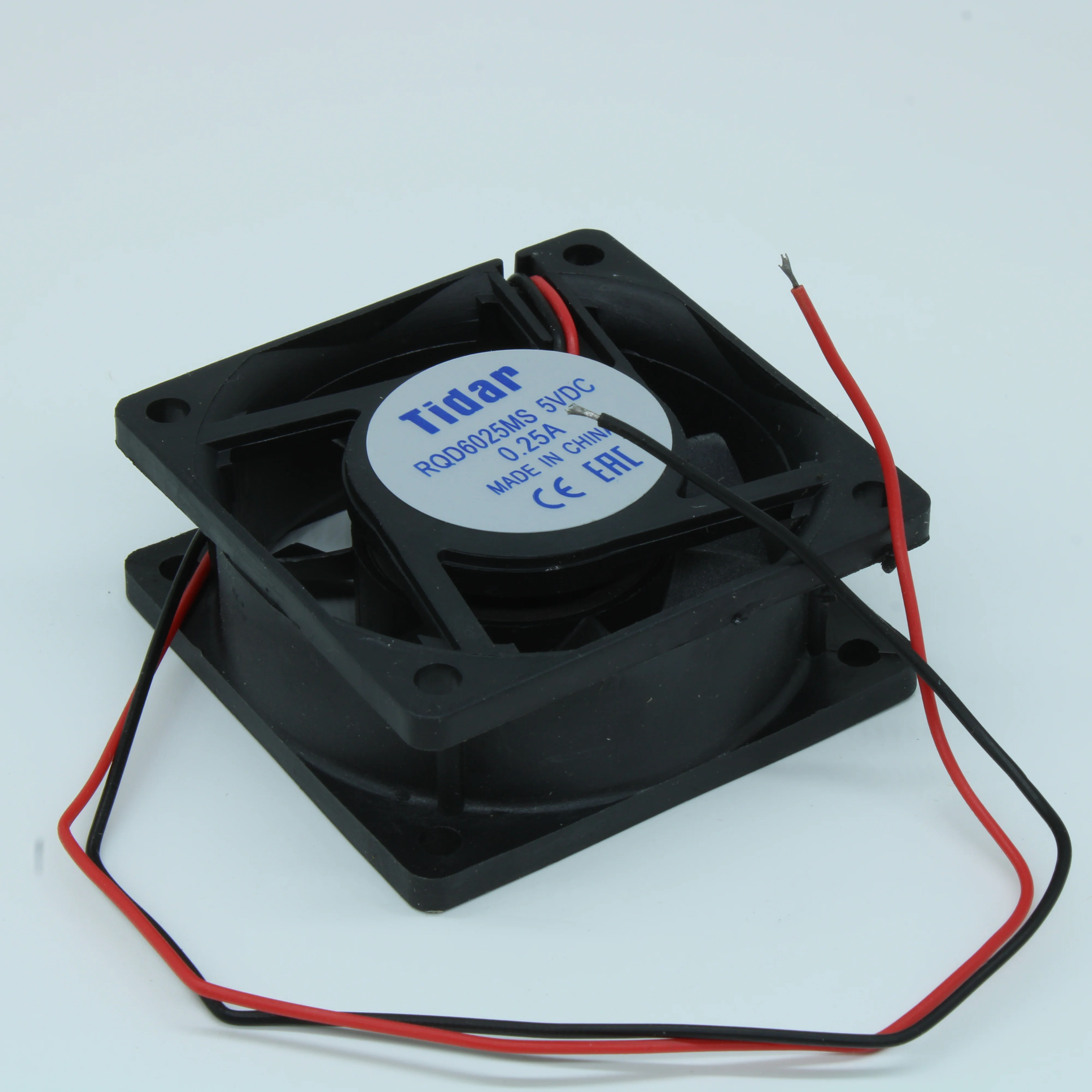 RQD 6025MS 5VDC - Вентилятор 5В 60x60х25мм, 4500 об/мин., 0.74м3/мин, 27дБ, подшипник скольжения, тип вывода - провод