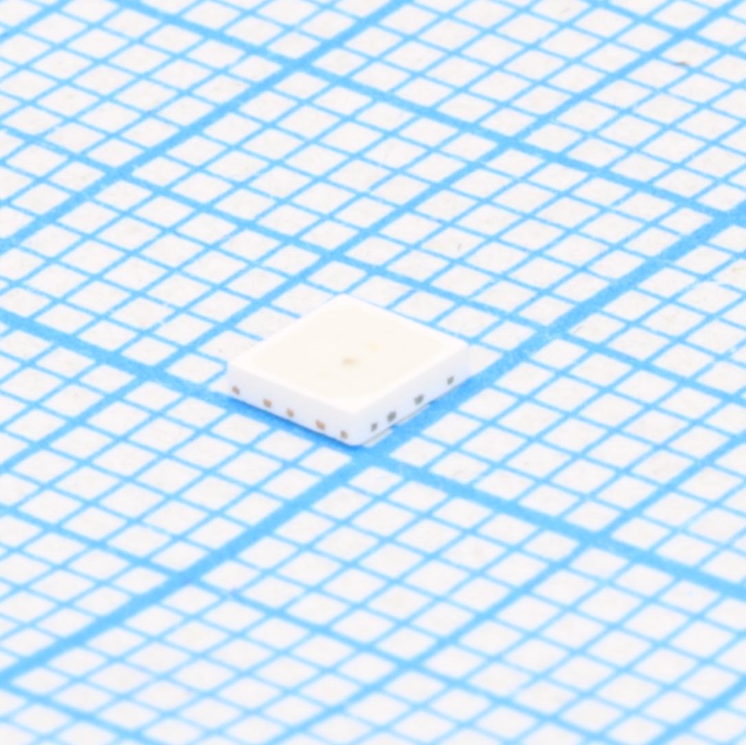 HL-EMC-3030RGB-S1-W-H-P6 - Светодиод SMD RGB / R:622нм, G:523нм, B:465нм/ 1.8В-3.4В/ R:3.45лм, G:6.5лм, B:2.5лм при 20мА максимальный ток 30мА угол 120°