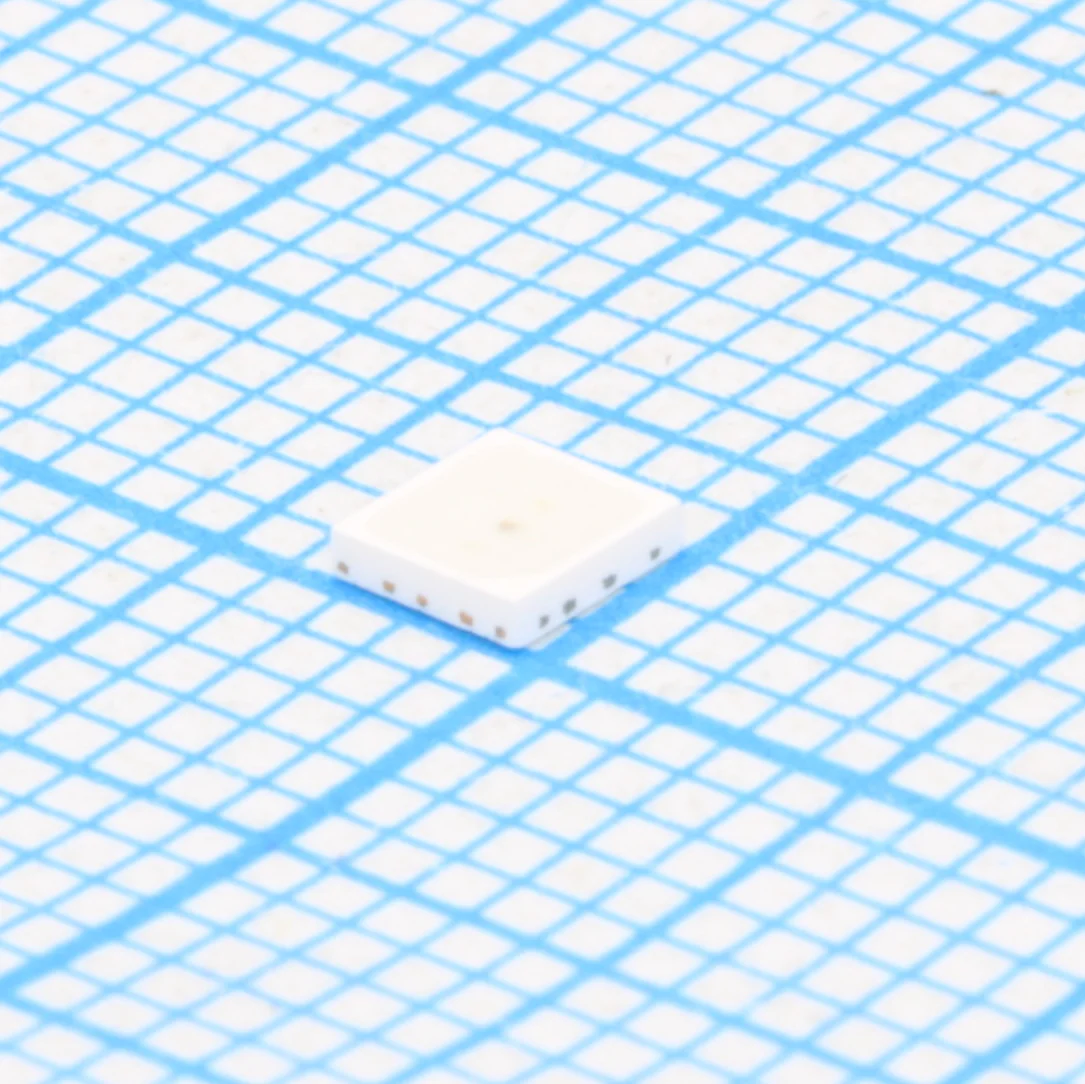 HL-EMC-3030RGB-S1-W-H-P6 - Светодиод SMD RGB / R:622нм, G:523нм, B:465нм/ 1.8В-3.4В/ R:3.45лм, G:6.5лм, B:2.5лм при 20мА максимальный ток 30мА угол 120°