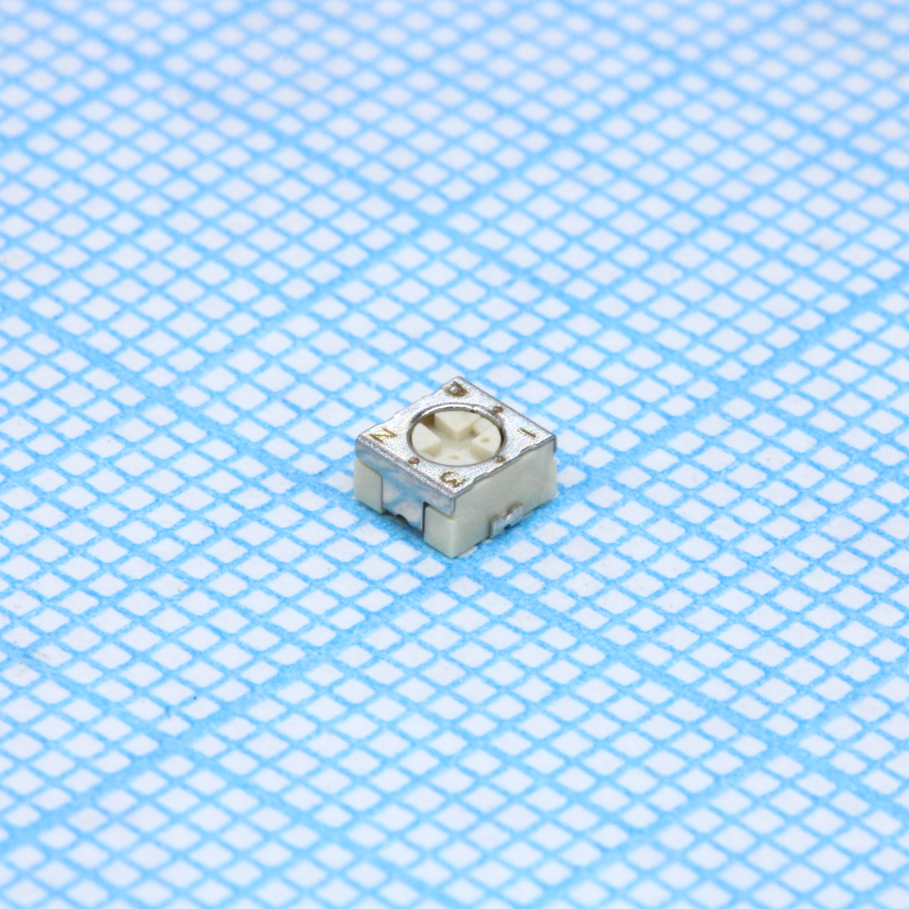 PVG3A102C01R00 - Потенциометр керметный 1кОм 0.25Вт для поверхностного монтажа