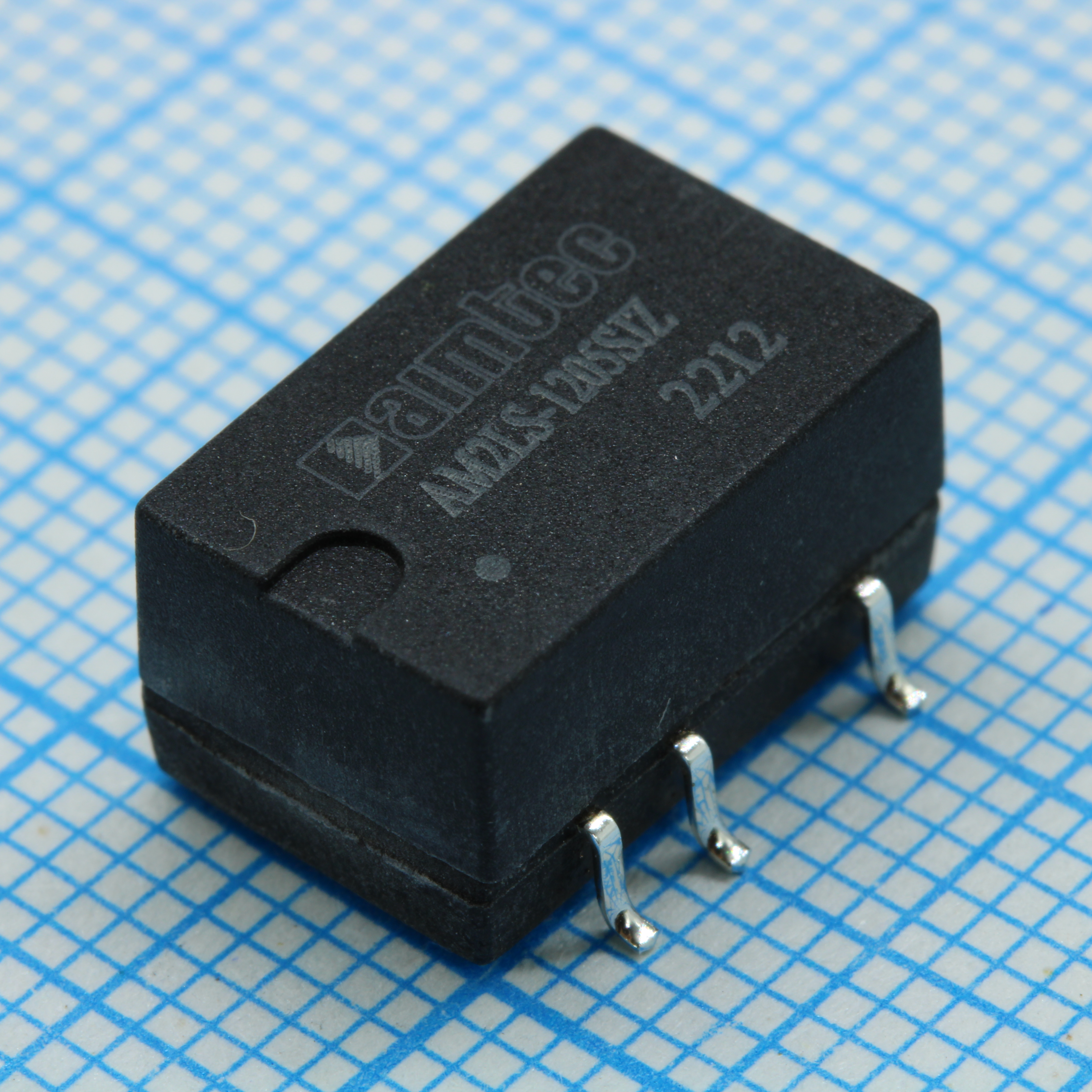 AM2LS-1205SJZ - DC/DC преобразователь 2 Вт  вход 10.8~13.2 В  однополярный выход 5 В  0.4 А  -40~105 ?C , дерейтинг при 71 ?C  изоляция 1500 VDC  MTBF:3500000 часов  КПД 83 %  ёмк. нагрузка макс. 2400 мкФ  корпус SMD, пластик  установка на печатную плату 