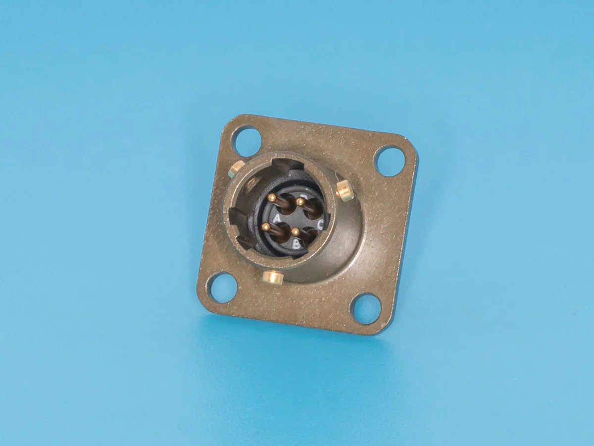 62IN-12E-8-4P - Разъём серии 62IN  4 контакта, вилка на блок