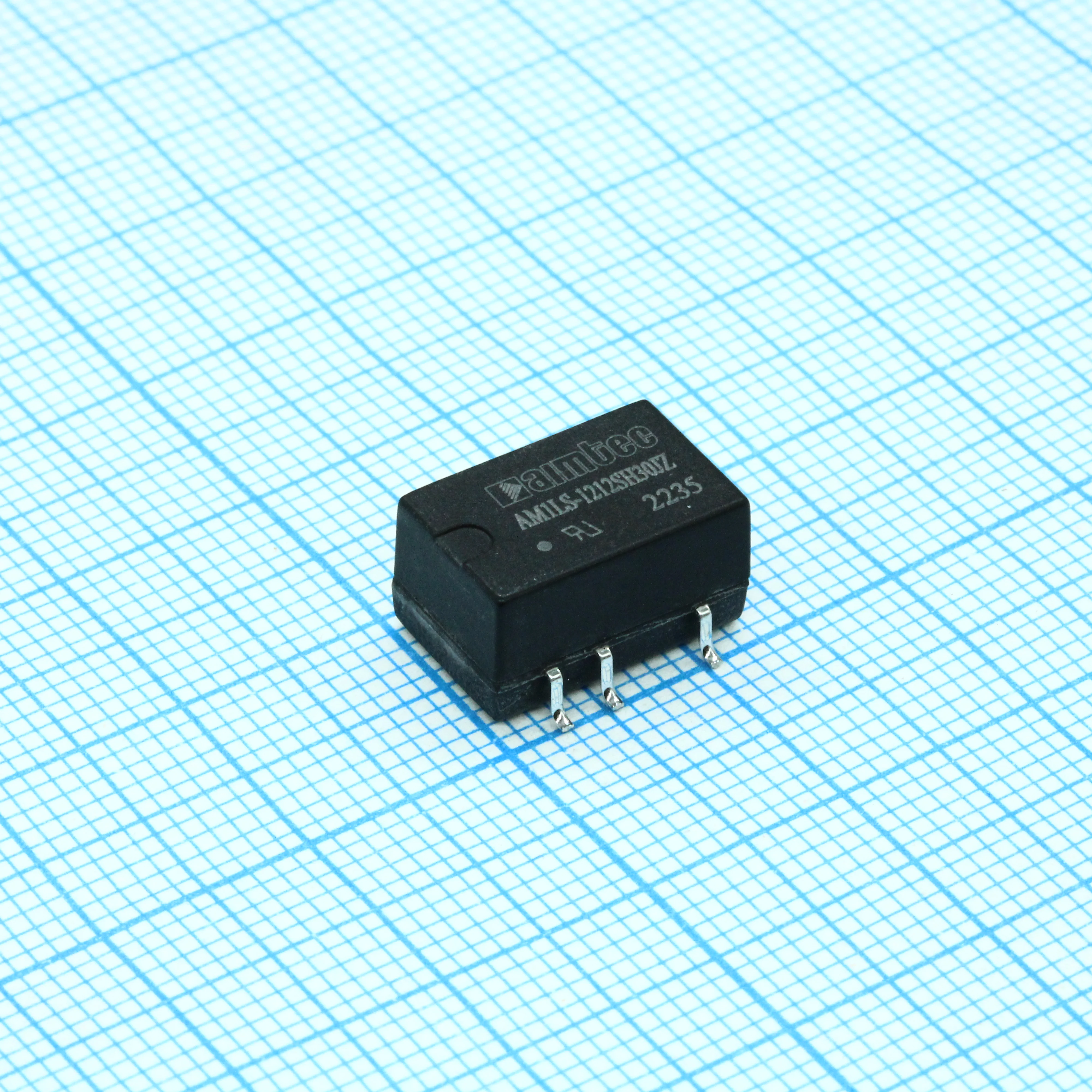 AM1LS-1212SH30JZ - DC/DC, 1Вт, вход 10.8…13.2В, выход 12В/0.009…0.084А, изоляция 3000В DC, КПД 83%, максимальная емкостная нагрузка не более 560мкФ, для поверхностного монтажа, 13.2x11.4x7.25мм, -40…105°C, пластик