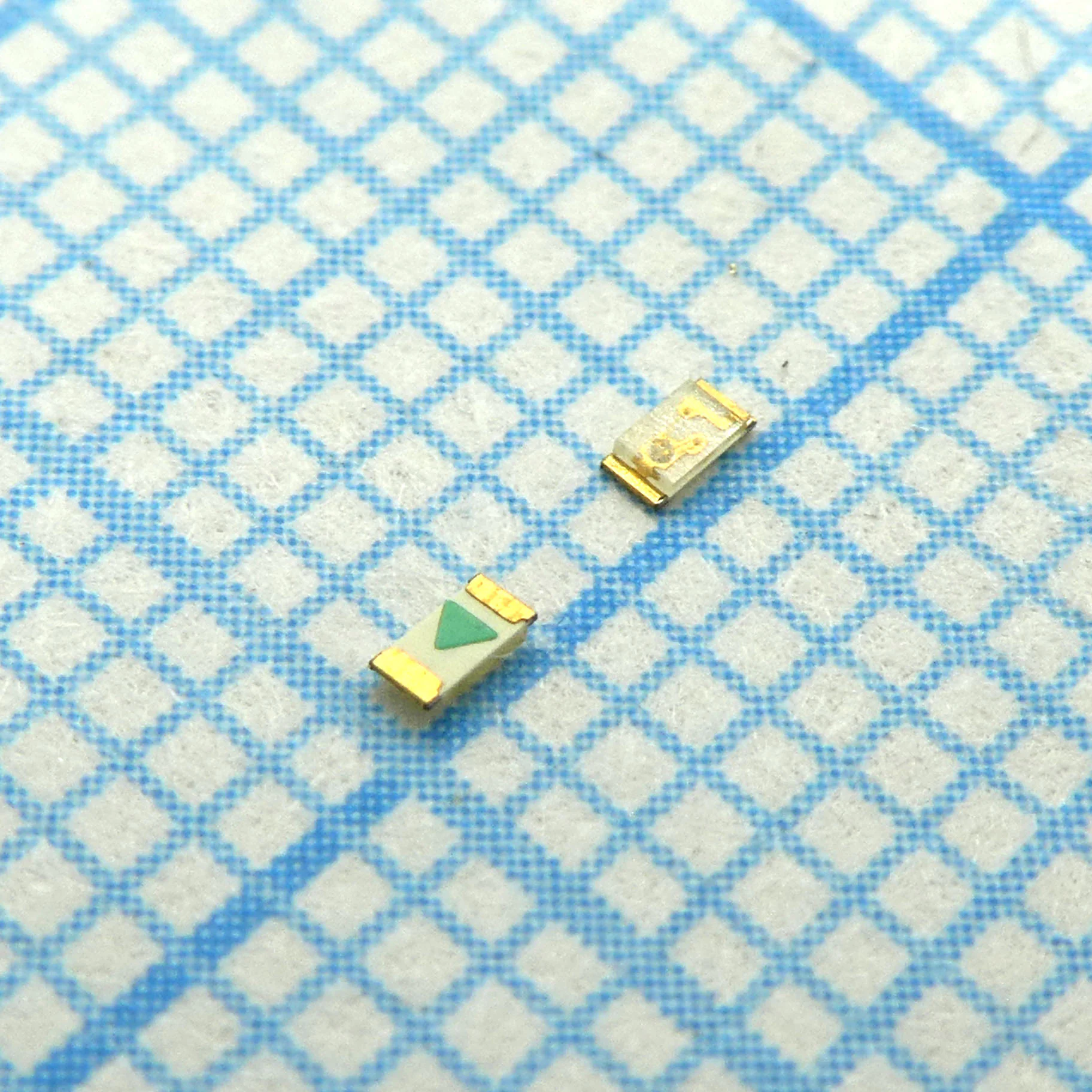 KPG-1608ZGC - Светодиод smd 1,6х0,8мм/зеленый/525нм/300-450мкд/прозрачный/130°