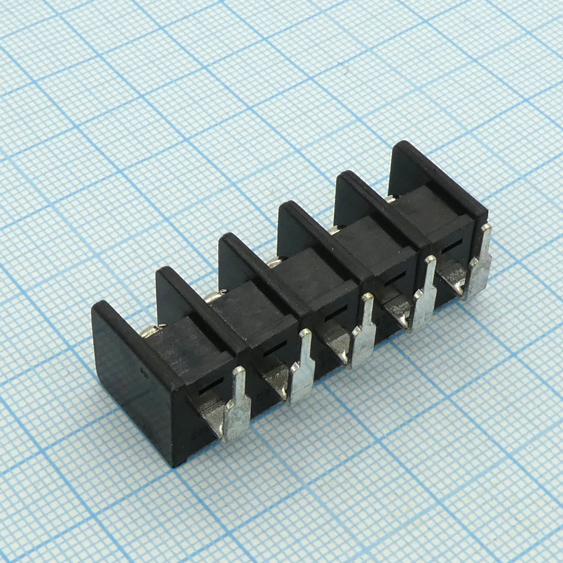 DG35R-B-05P-13-00A(H) - Барьерный клеммный блок 5 контактов. Серия DG35R-B