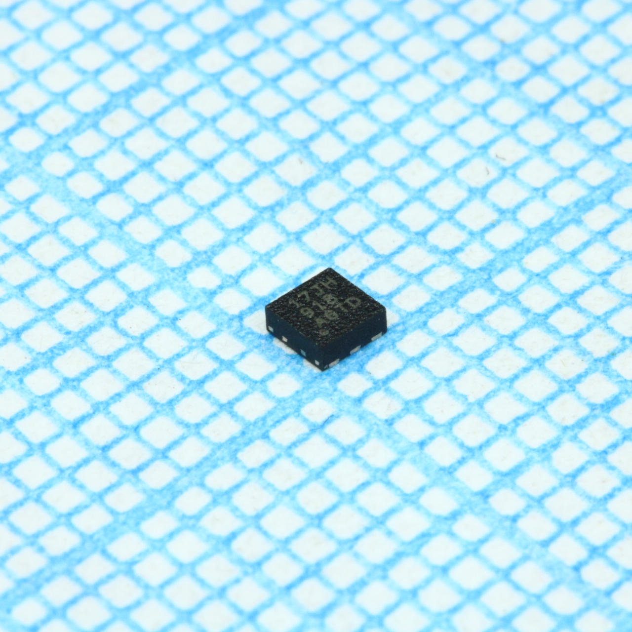 TVS3300DRVR - TVS защитный диод симметричный 33В 150В 6-Pin WSON EP лента на катушке