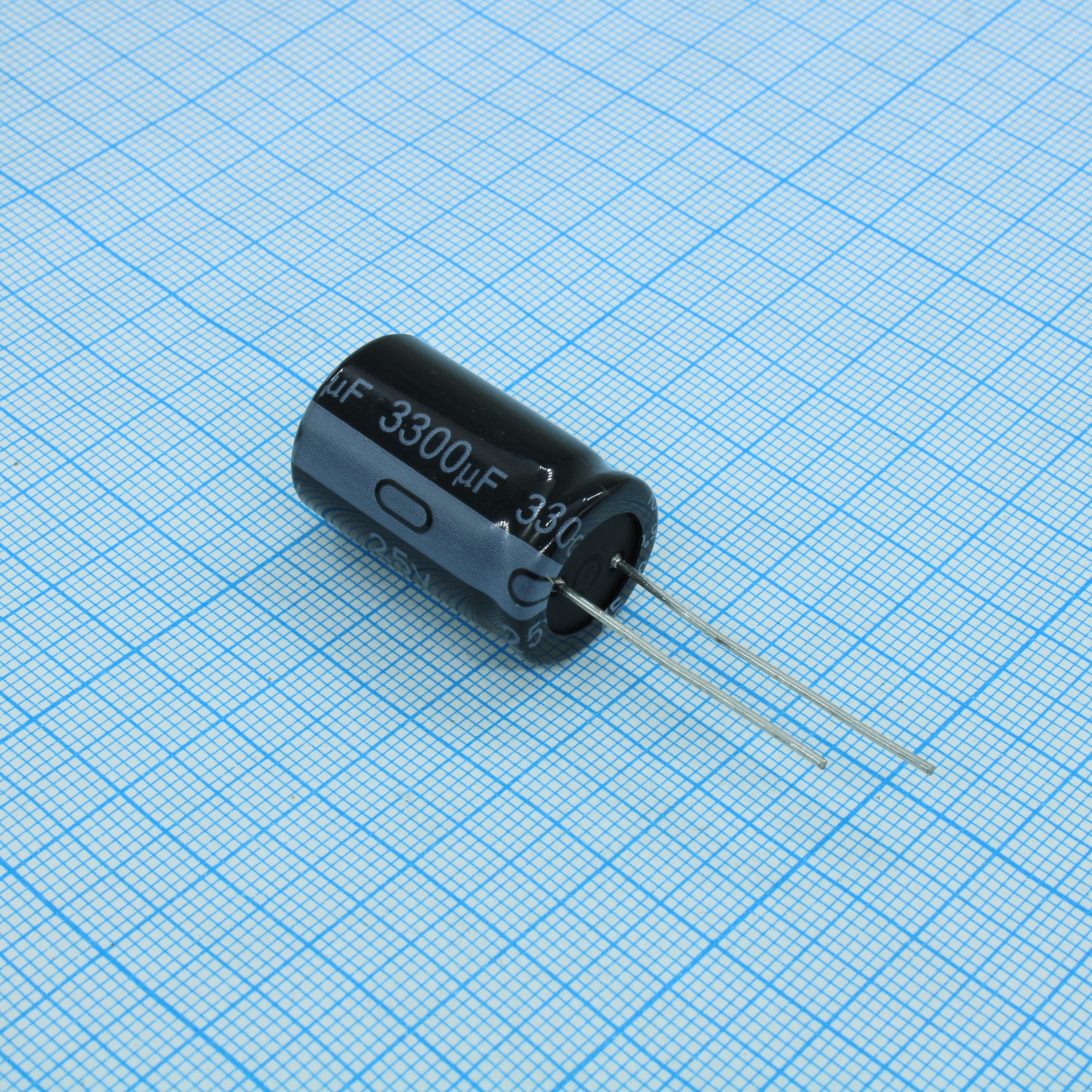 RAK332D1E16251V7AZSZ00 - Конденсатор алюминиевый электролитический  25VDC 3300uF 20% 16*25мм