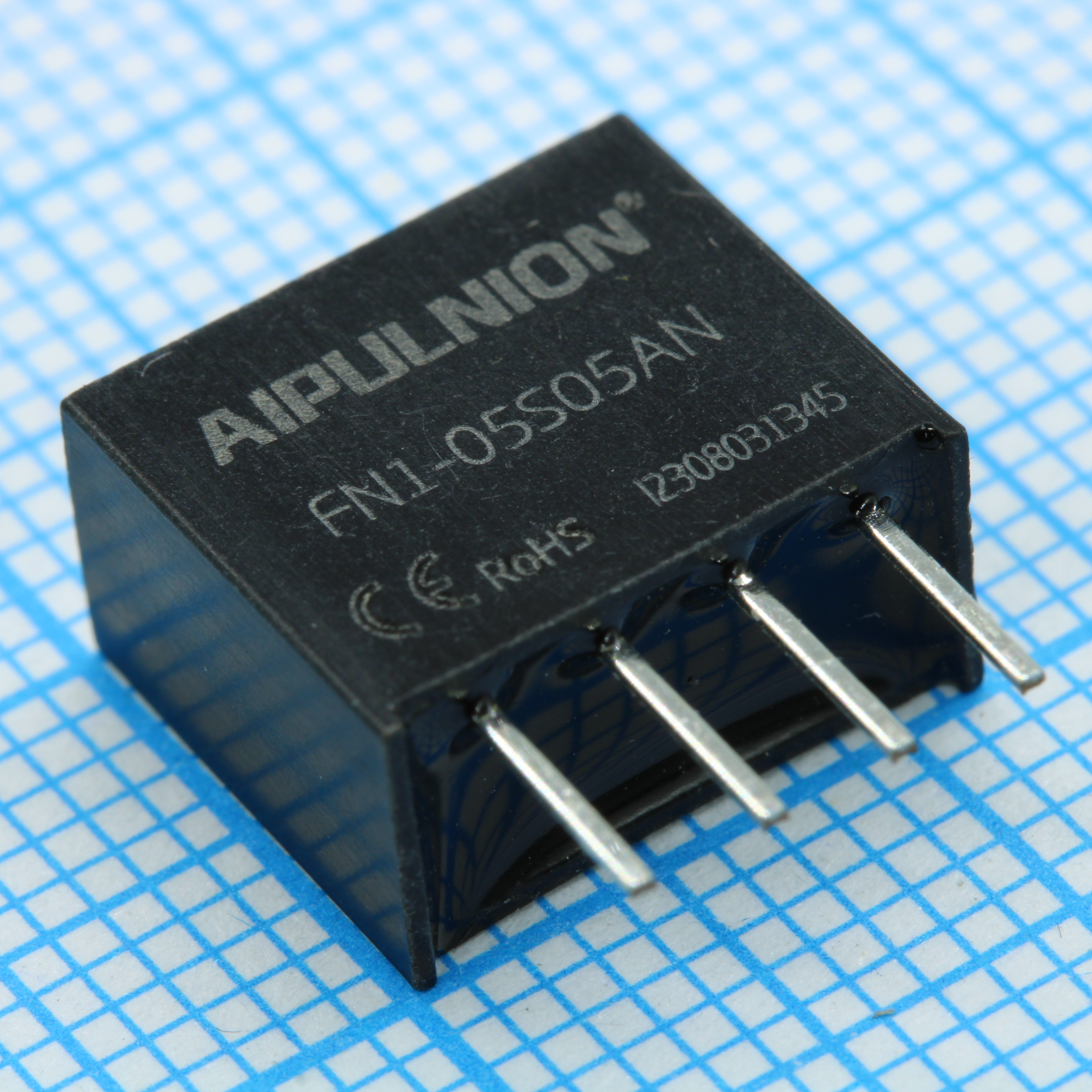 FN1-05S05AN - DC/DC, 1Вт, вход 4.5…5.5В, выход 5В/0.02…0.2А, изоляция 1500В DC, КПД 82%, максимальная емкостная нагрузка не более 2400мкФ, SIP4, 11.6x6x10.16мм, -40…105°C, пластик