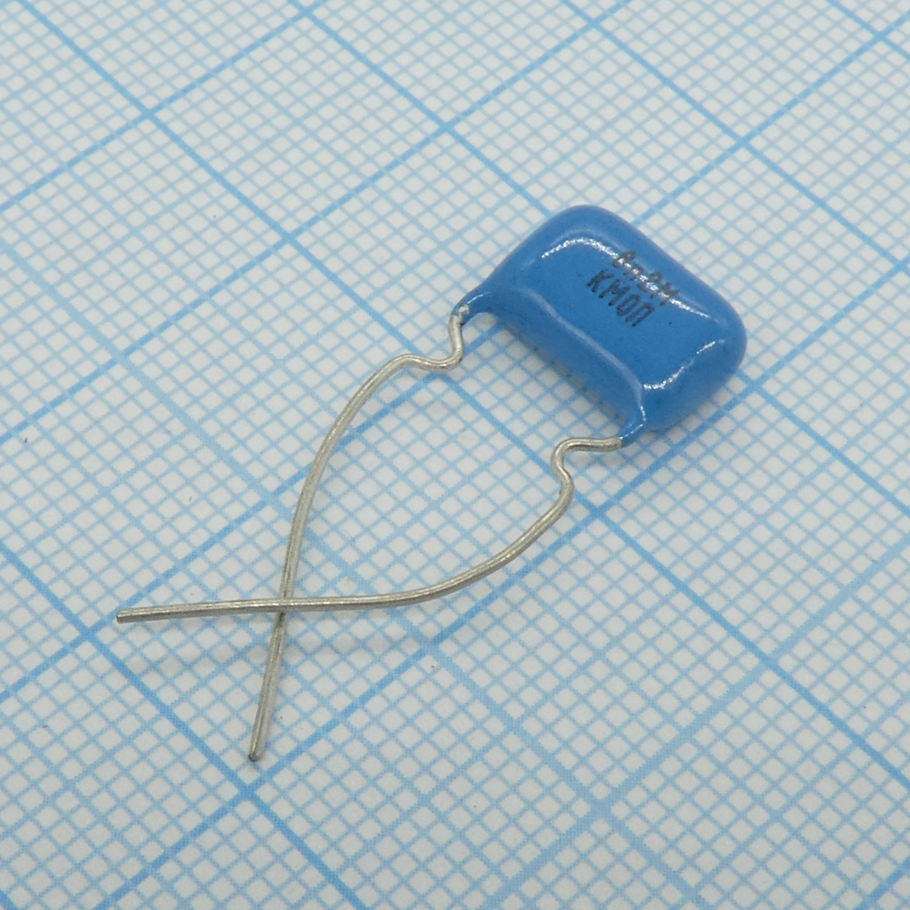 К73-17-63-8200  20% - Конденсатор металлопленочный полиэтилентерефталатный 63В 8200пФ ±20%