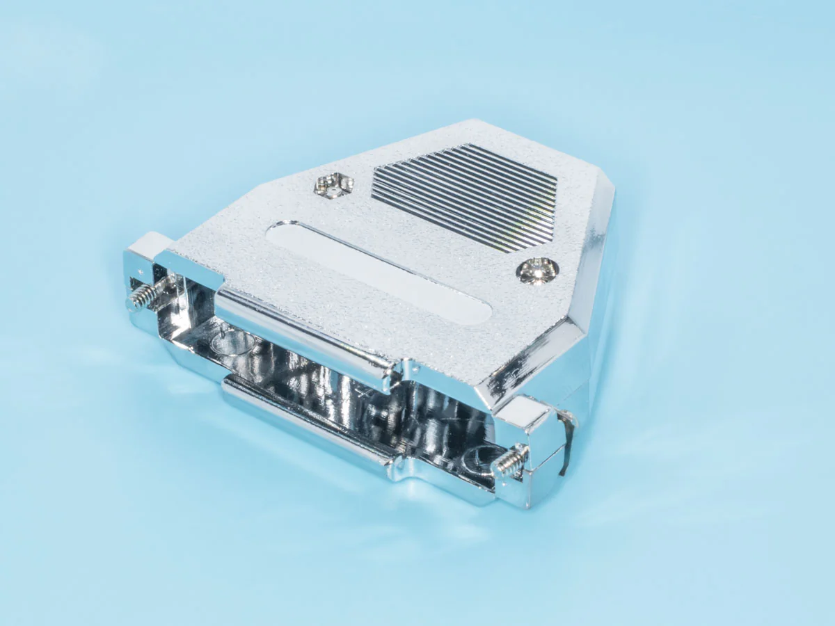 DN-37C - Корпус разъема 37 контактов, металлизированный