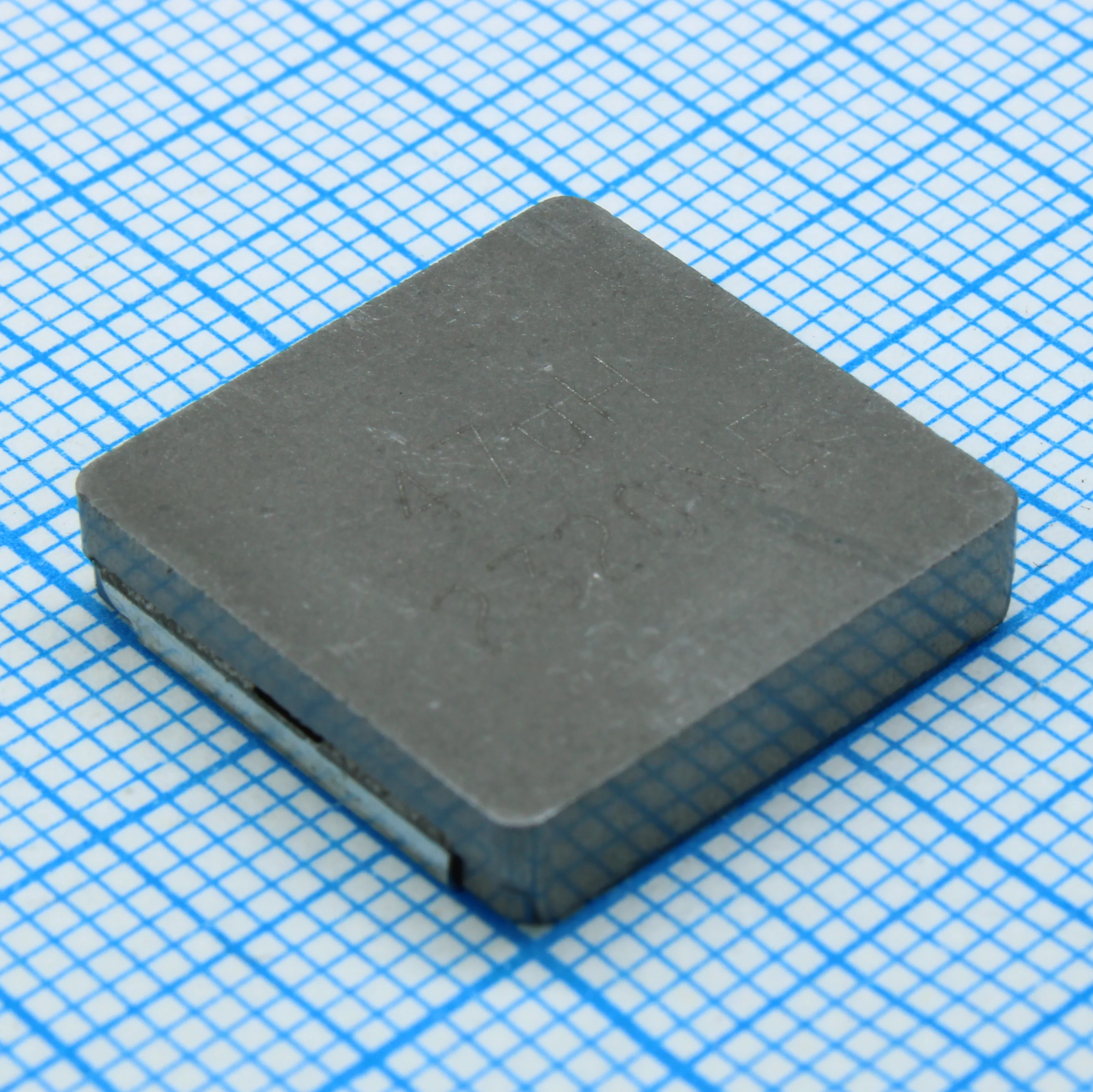 IHLP6767DZER470M11 - Индуктивность SMD силовая экранированная проволочная 47мкГн ±20% 100кГц порошковое железо 5A 108.46мОм по постоянному току 6767 лента на катушке