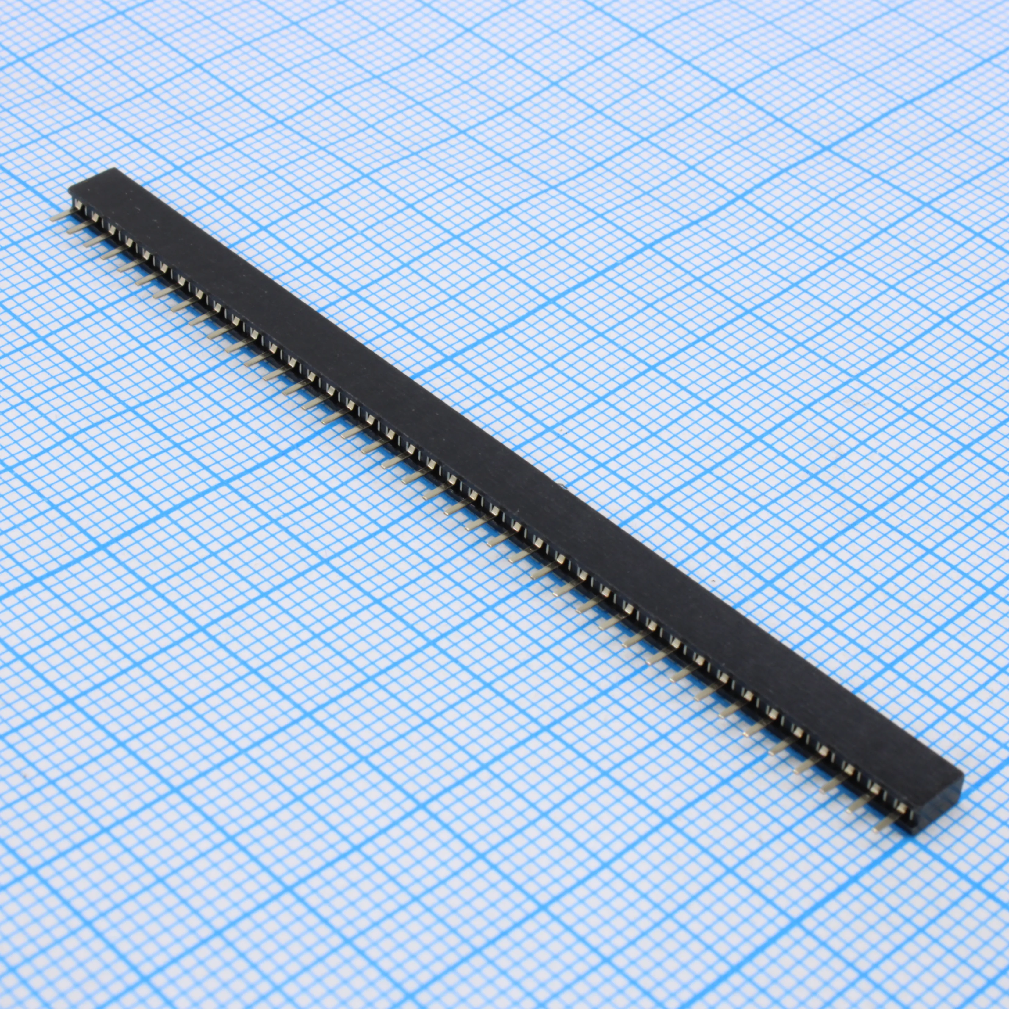 DS1026-01-1X28S8BV - Гнездо на плату 1x28 конт., шаг 2.00мм, высота 4.3мм, позолоч.