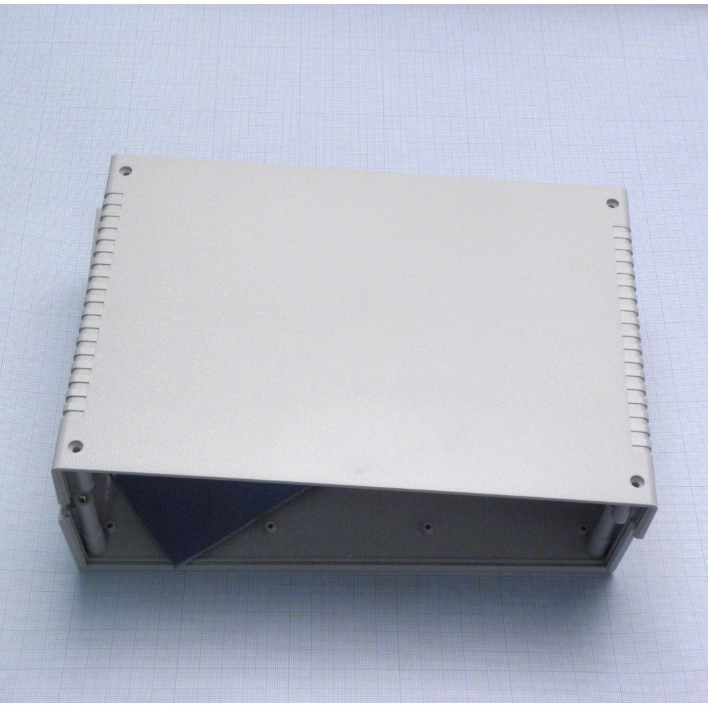 G753A - Корпус из высокопрочного пластика с алюминиевыми панелями