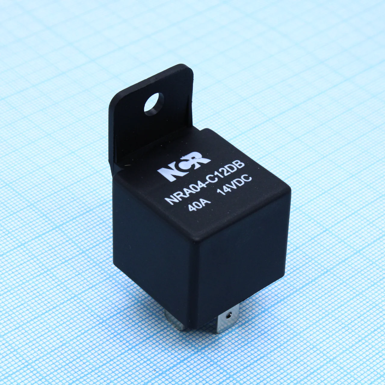 NRA04-C12DB - Реле 1 пер. 12V / 40A, 14В с кронштейном