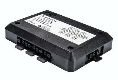 Коробка распред.99.297.0028.0 - Распределительная коробка BLACKBOX, 3 полюса: 1 вход GST18i3 / 4 выхода GST18i3, с монтажными фланцами, цвет: черный серия gesis GST18i3