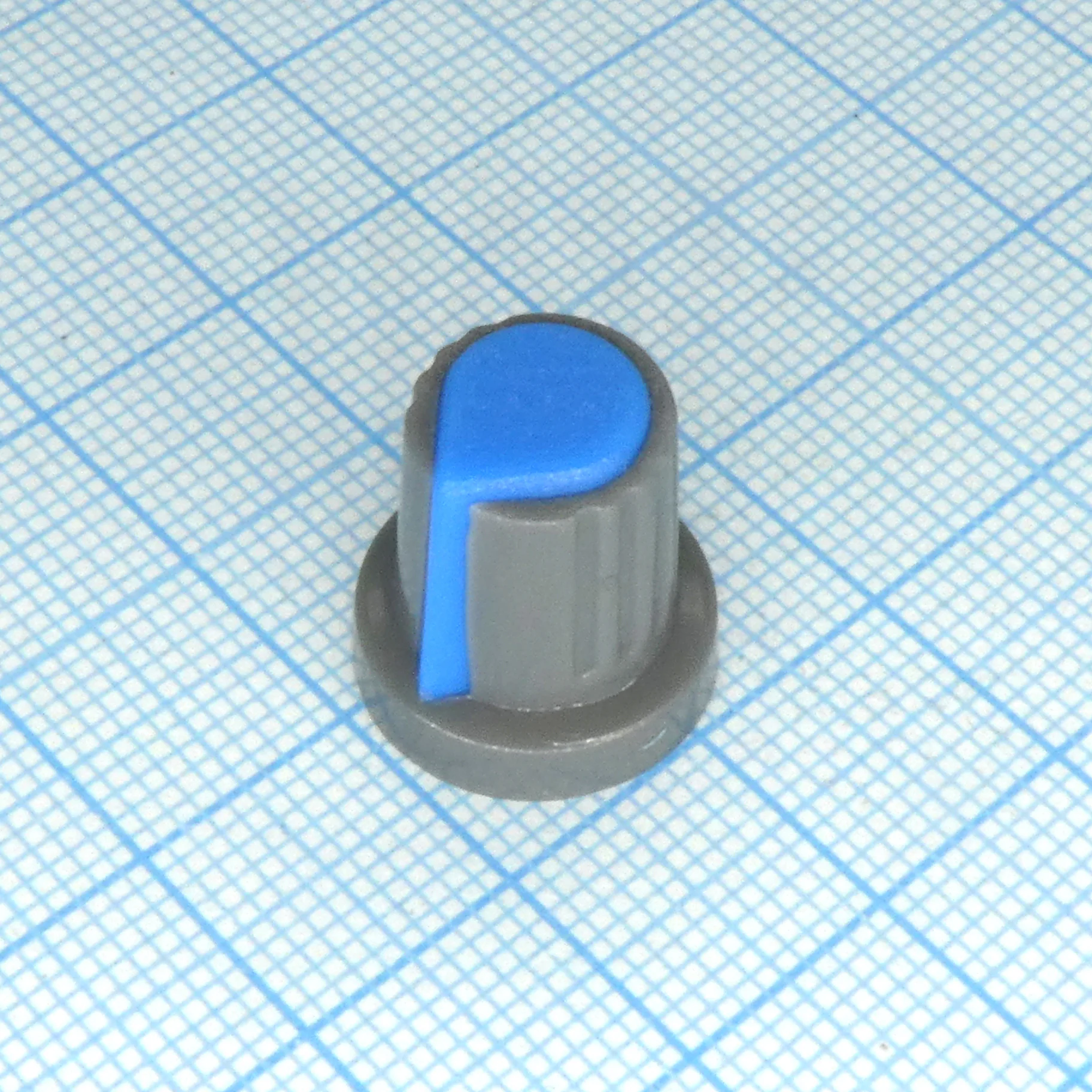 Ручка RR4817 серо-синяя. насечка, d=6mm - Ручка управления, на вал 6 мм с насечкой, серо-синяя