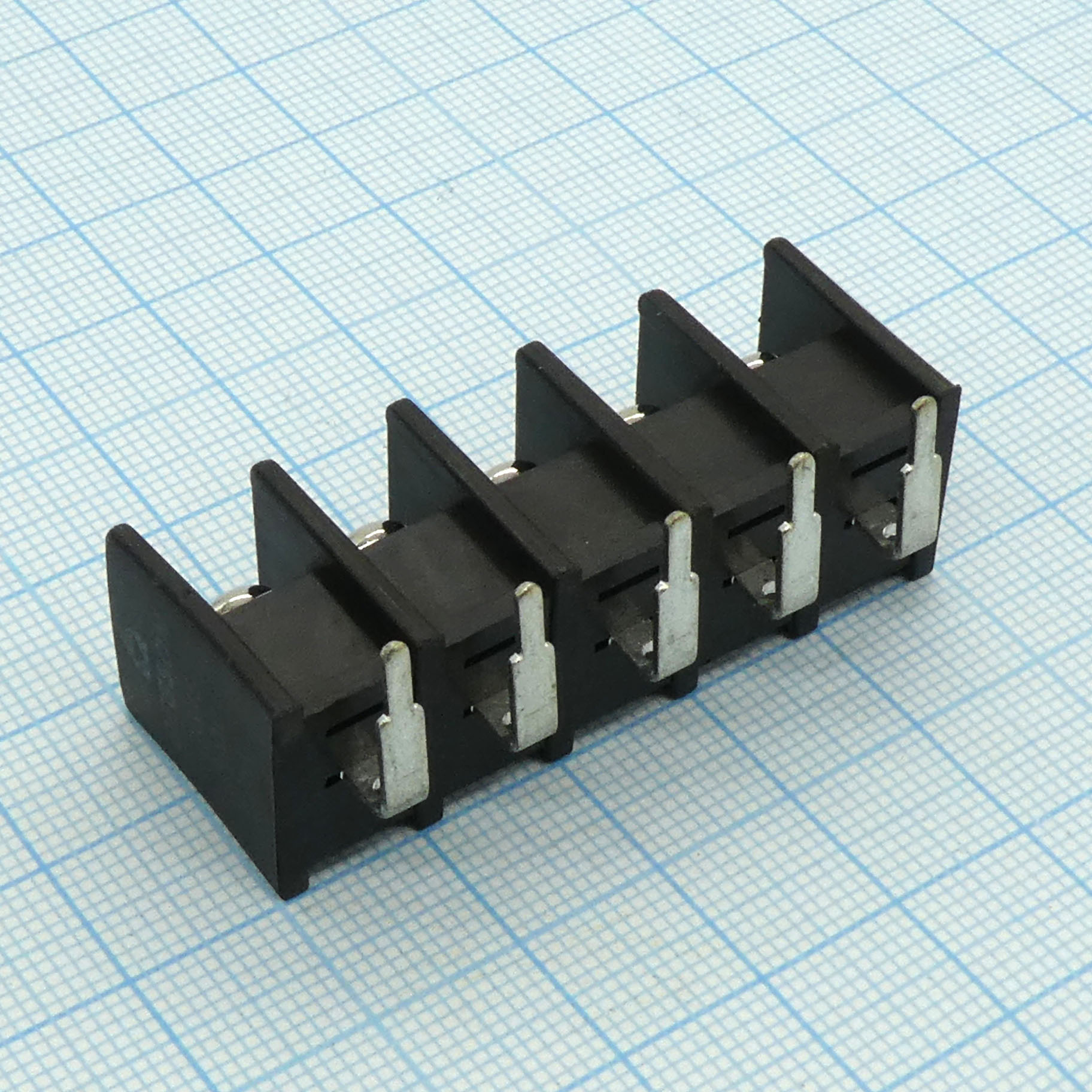 DG45R-B-05P-13-00A(H) - Барьерный клеммный блок 5 контактов. Серия DG45R-B