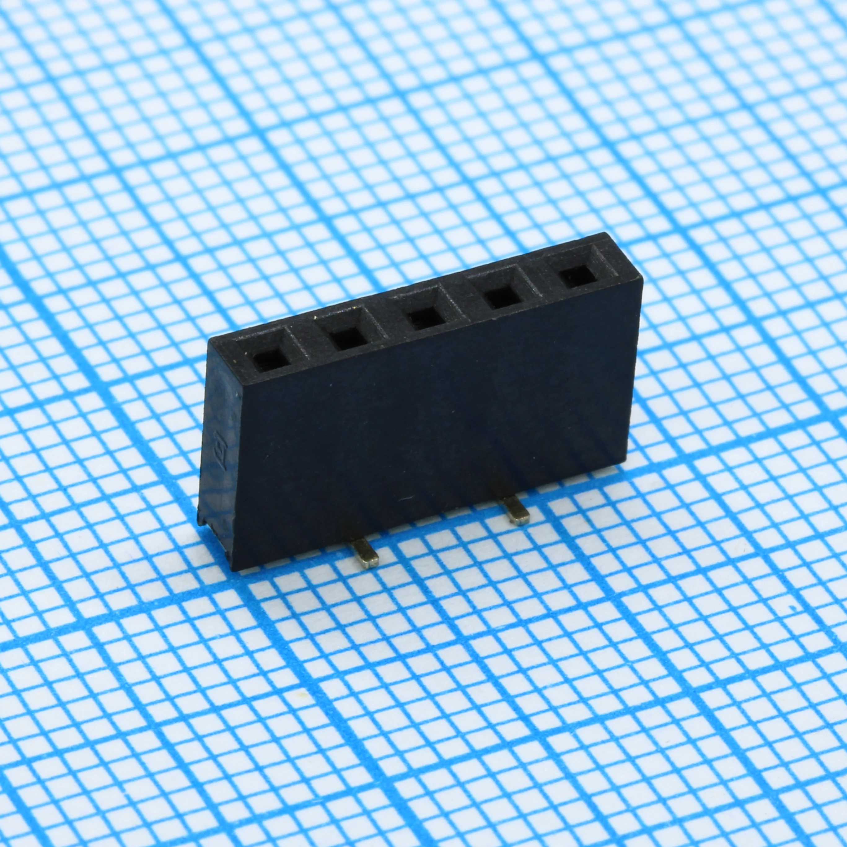 DS1023-10-1X5B82XBX - гнездо на плату однорядное 1х5 шаг 2,54 SMD
