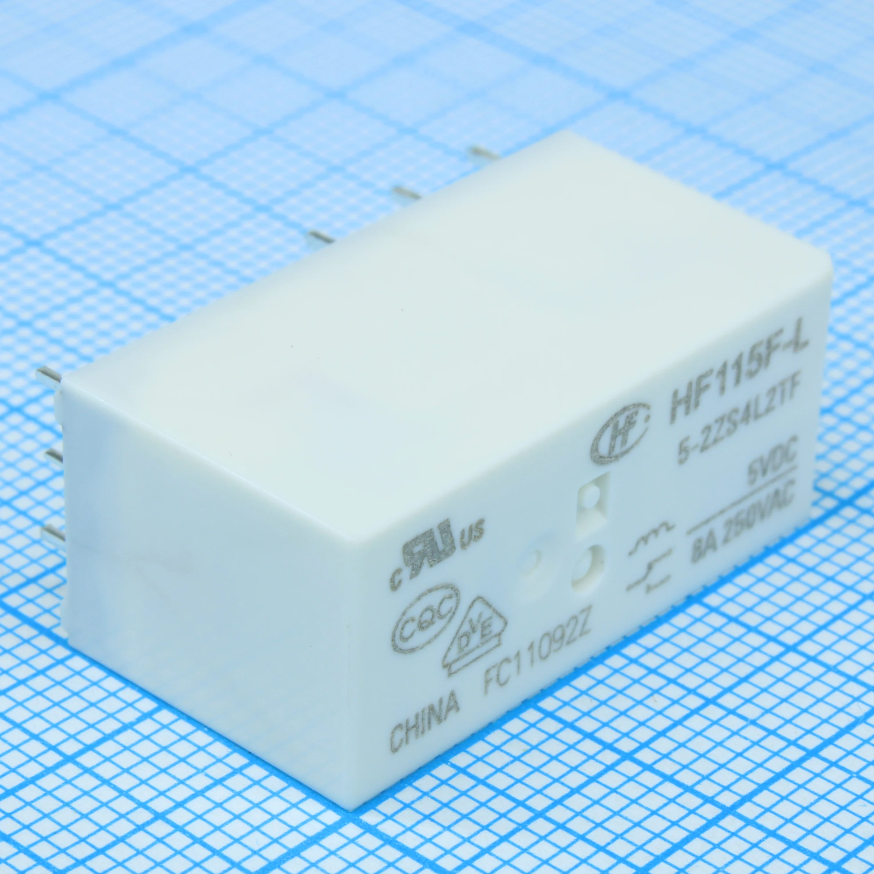 HF115F-L/5-2ZS4L2TF - Реле силовое с защелкой 8А две группы на переключение катушка 5В