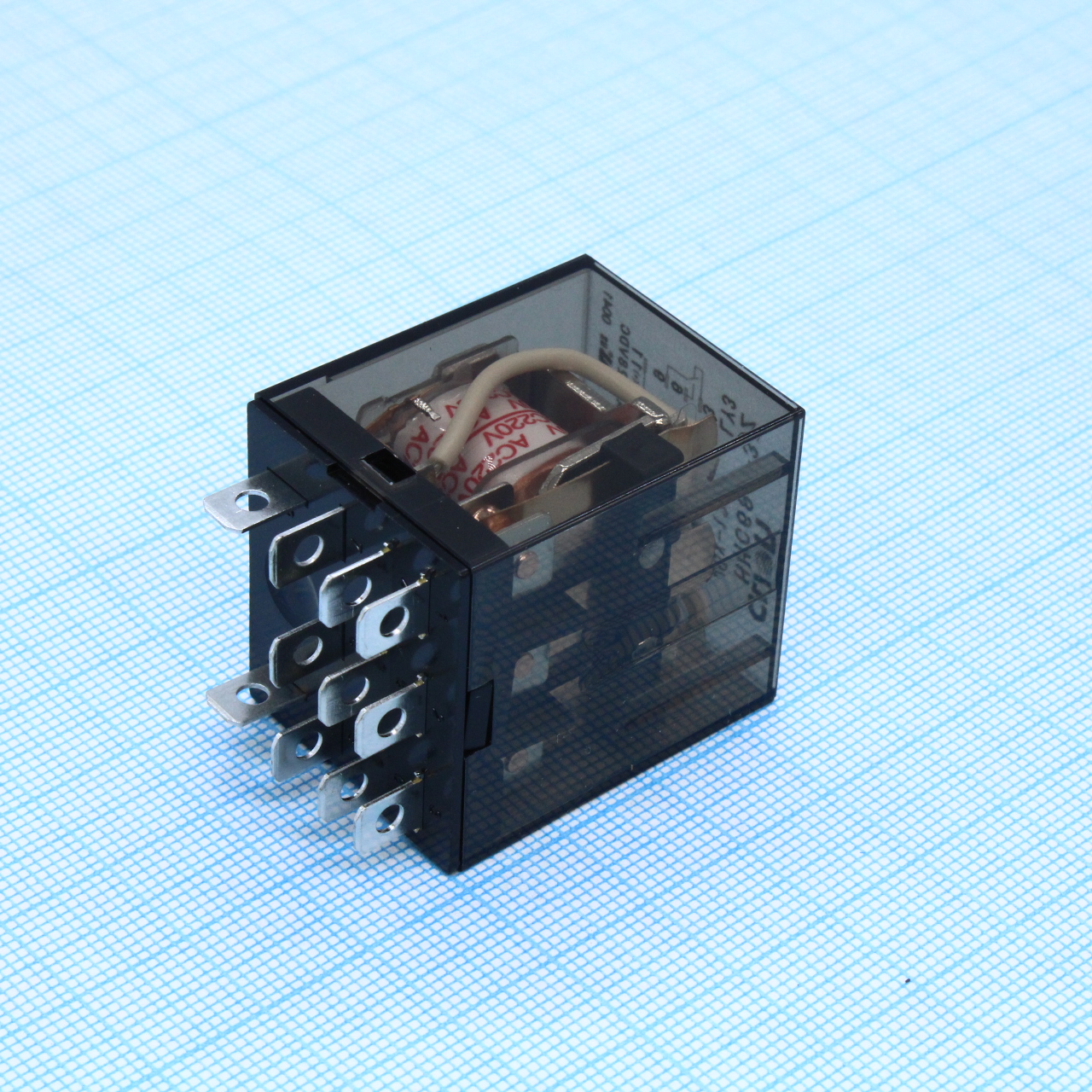 HHC68A-3Z-220A (PLUG-IN) - Реле 3 пер. 220VAC / 10A, 240VAC