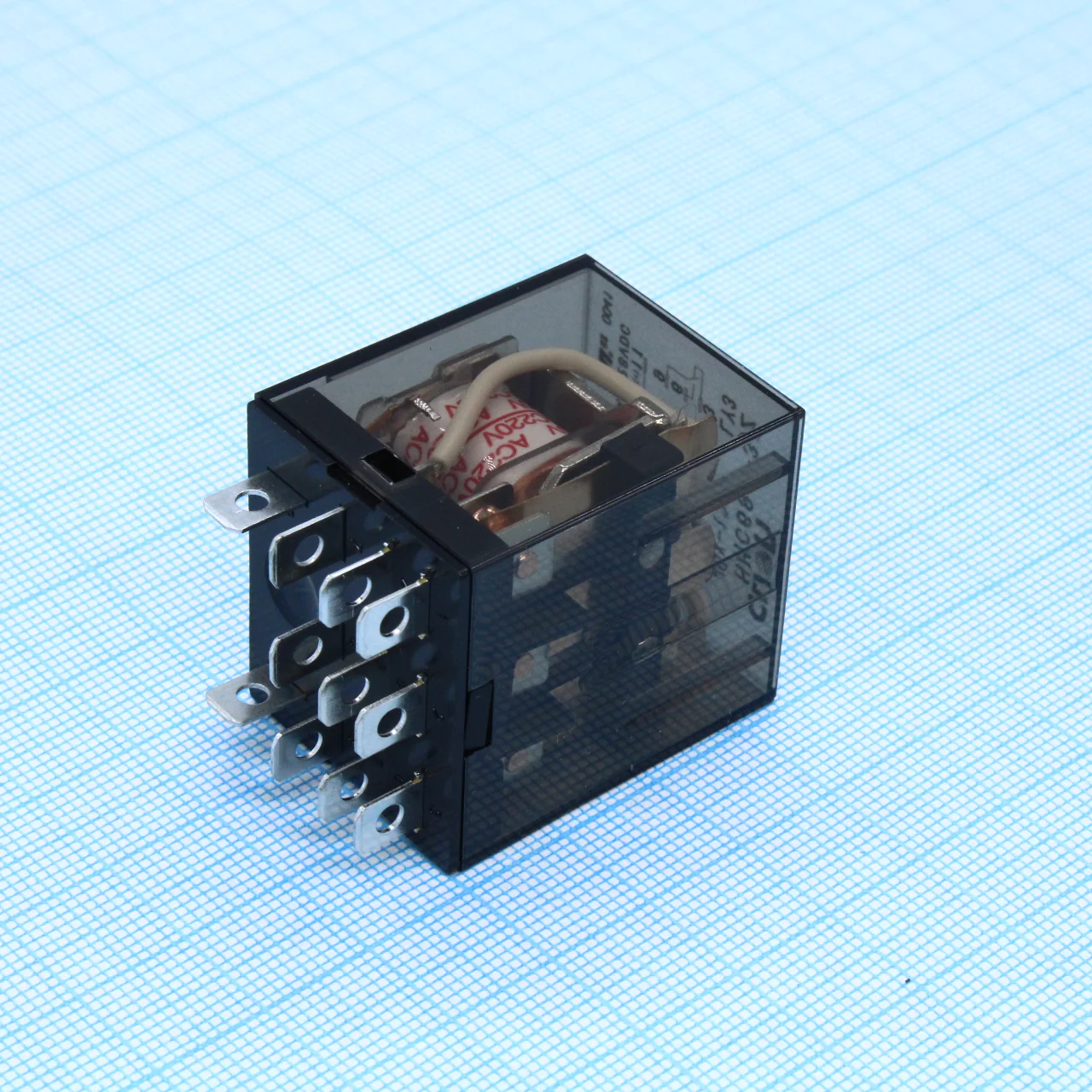 HHC68A-3Z-220A (PLUG-IN) - Реле 3 пер. 220VAC / 10A, 240VAC