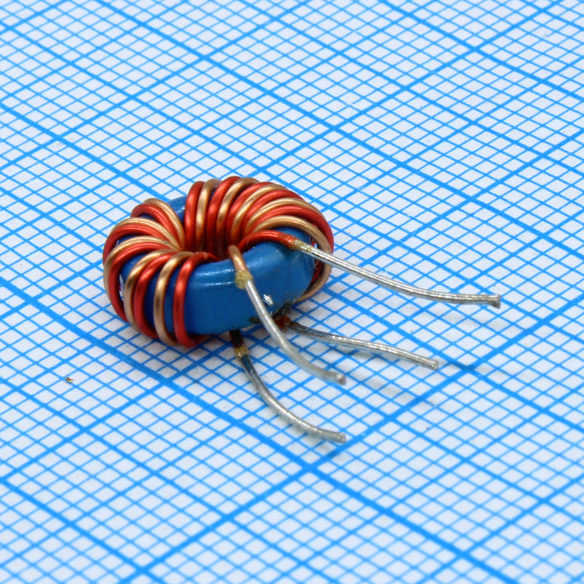 FWCMT090503201M - Дроссель выводной на тороидальном сердечнике T9/5/3, 200мкГн, 20%