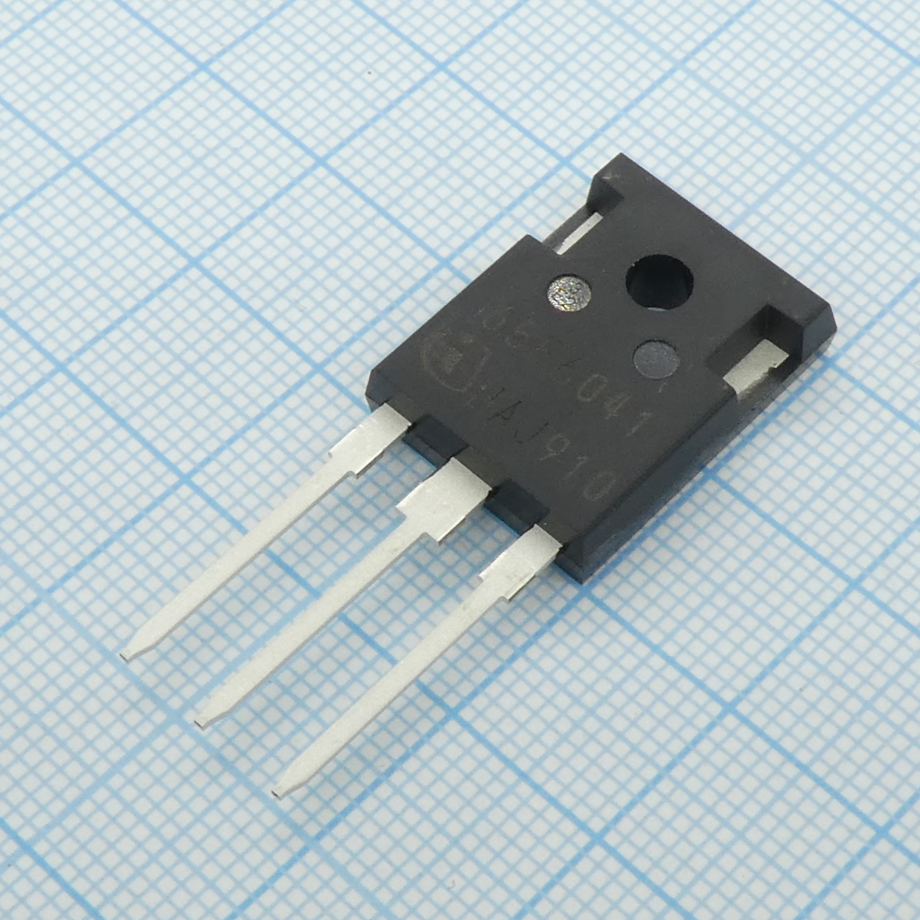 IPW65R041CFDFKSA1 - Транзистор полевой MOSFET N-канальный 700В 68.5А 3-Pin(3+Tab) TO-247 туба