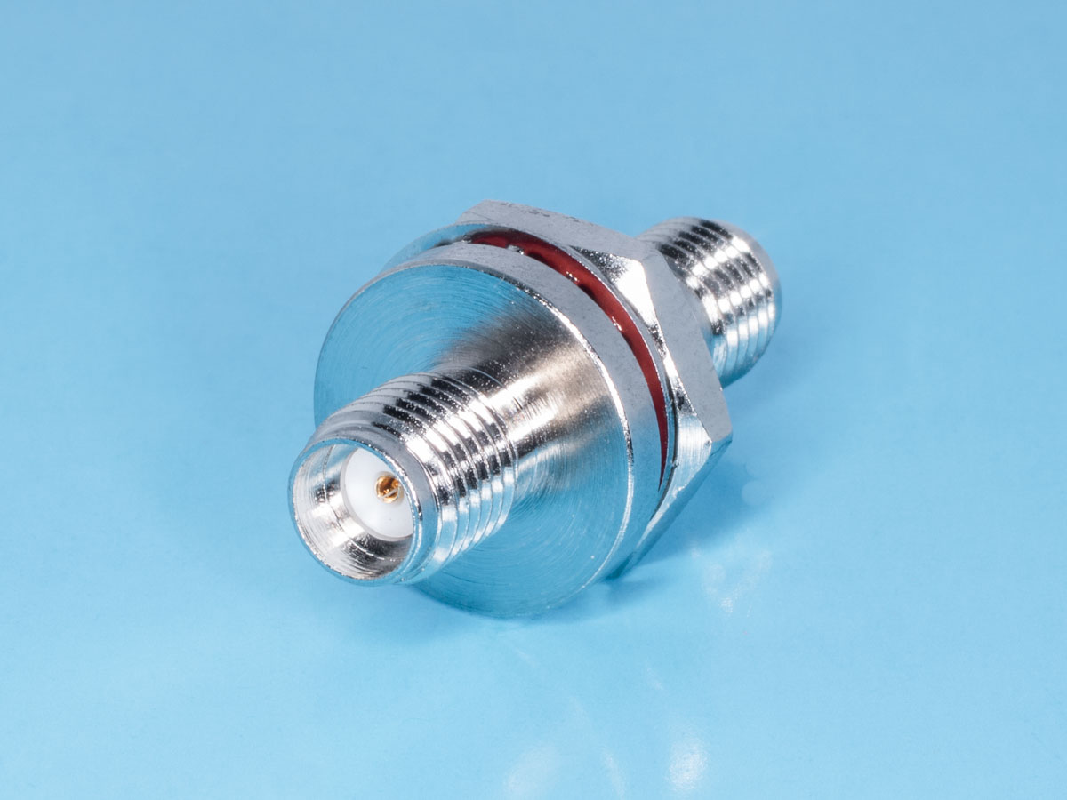 SMA-IB - SMA I-коннектор, гнездо-гнездо на приборный блок, крепление гайка