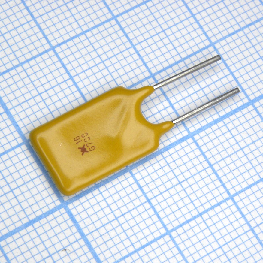 RGEF700 - Самовосстанавливающийся предохранитель PTC 7A(hold) 11.9A(trip) 16V 3W 8s 0.006Ohm Radial 11.2 X 3 X 19.7mm Bag