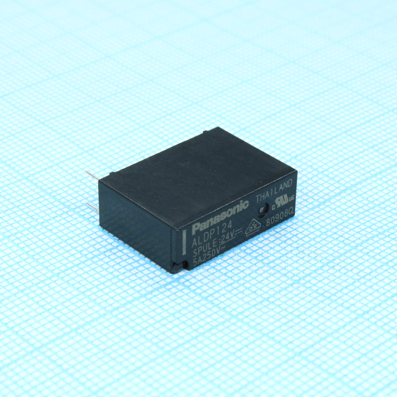 ALDP124W - Реле силовое катушка 24В 5A один контакт на замыкание 20.5x7.2x15.3мм монтаж в отверстие