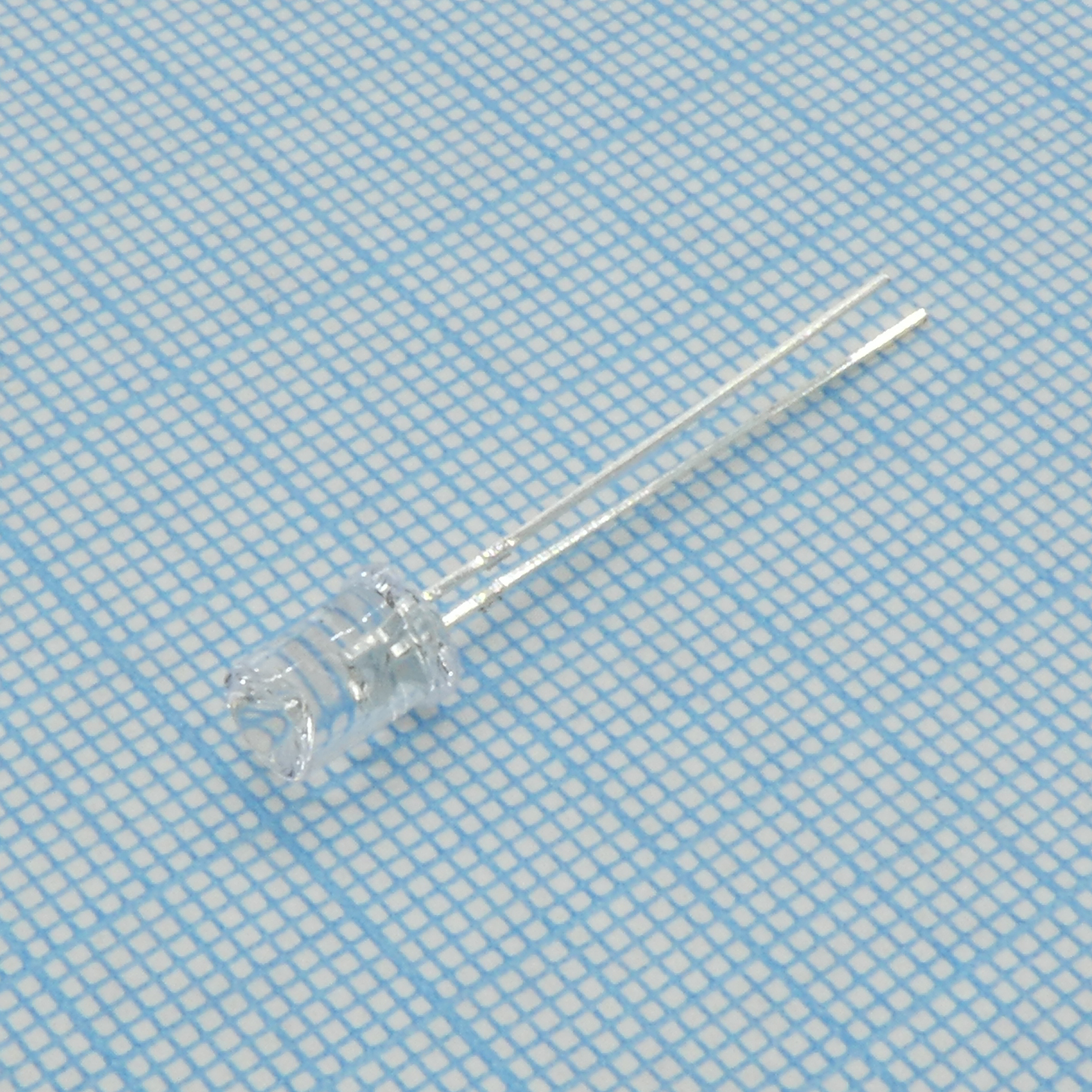 FYL-5033UBC1M - Светодиод 5мм/синий/470нм/600мкд/прозрачный/110°/цилиндр с конусообразным углублением