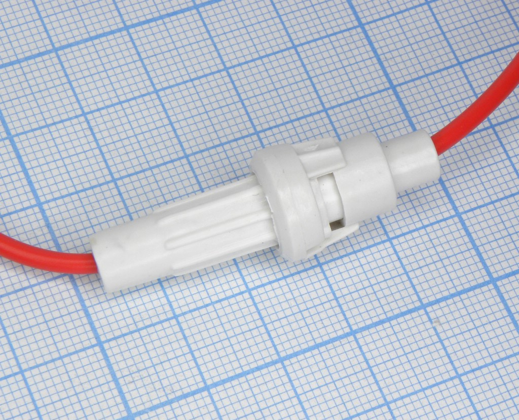 ZH238 - Держатель предохранителя  5*20 на провод, нейлон